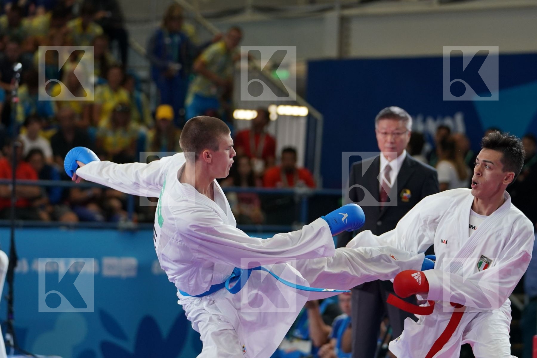 ROSARIO RUGGIERO (ITALY) vs BOSKOVIC BOJAN (MONTENEGRO) in Junior Kumite Male Ð 68 Kg - Qualification