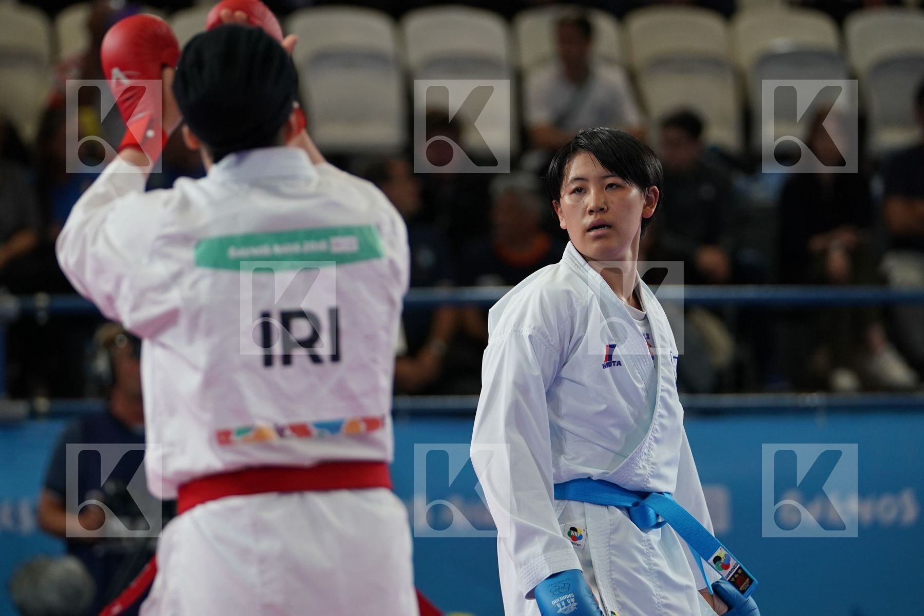 NEGIN ALTOONI (IRAN) vs SAKURA SAWASHIMA (JAPAN) in Junior Kumite Female 59+ Kg - Qualification