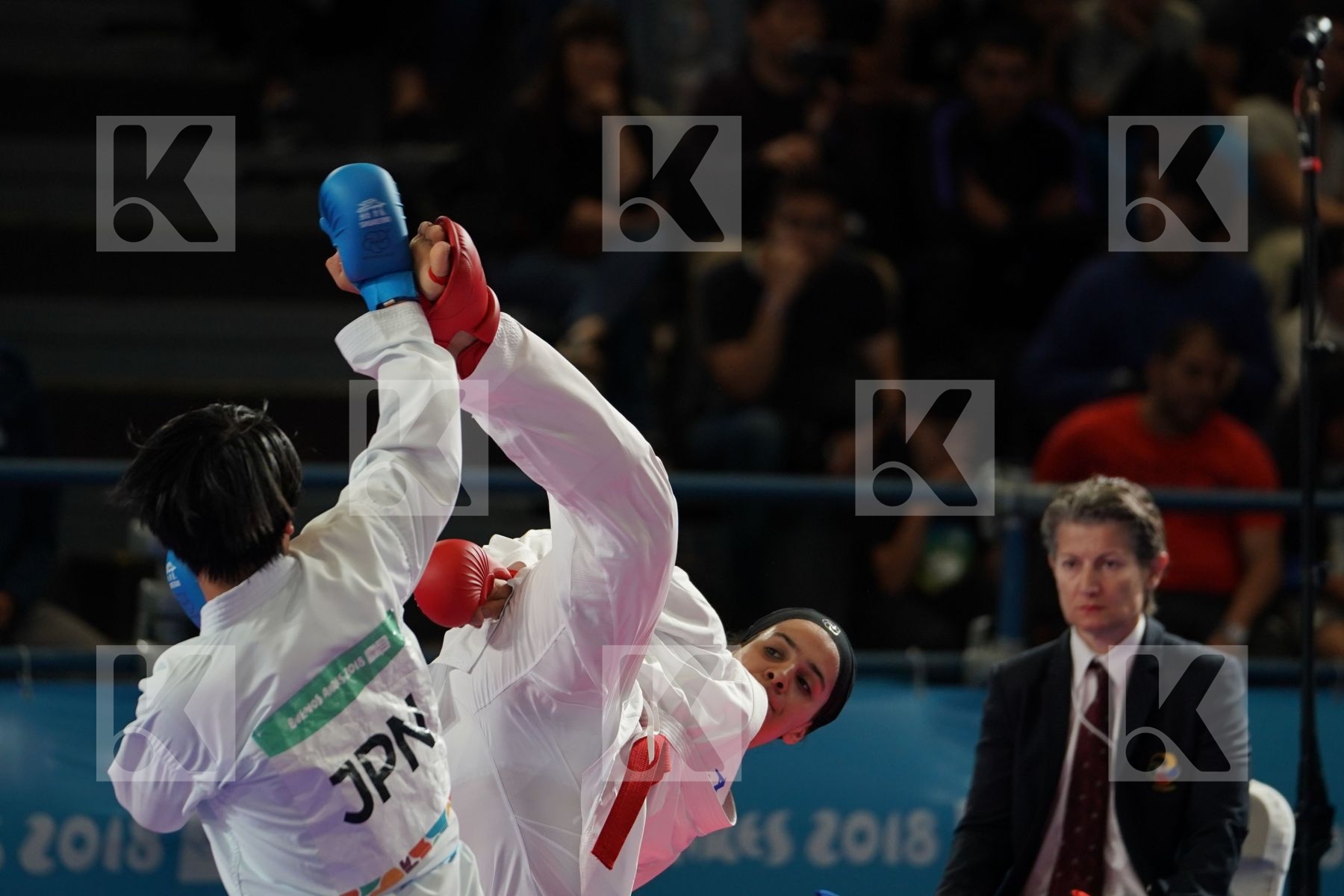 NEGIN ALTOONI (IRAN) vs SAKURA SAWASHIMA (JAPAN) in Junior Kumite Female 59+ Kg - Qualification