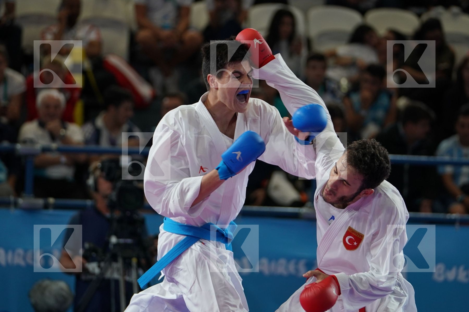ENES BULUT (TURKEY) vs RAUKAWA JEFFERIES (NEW ZEALAND) in Senior Kumite 68+ Kg - Qualification