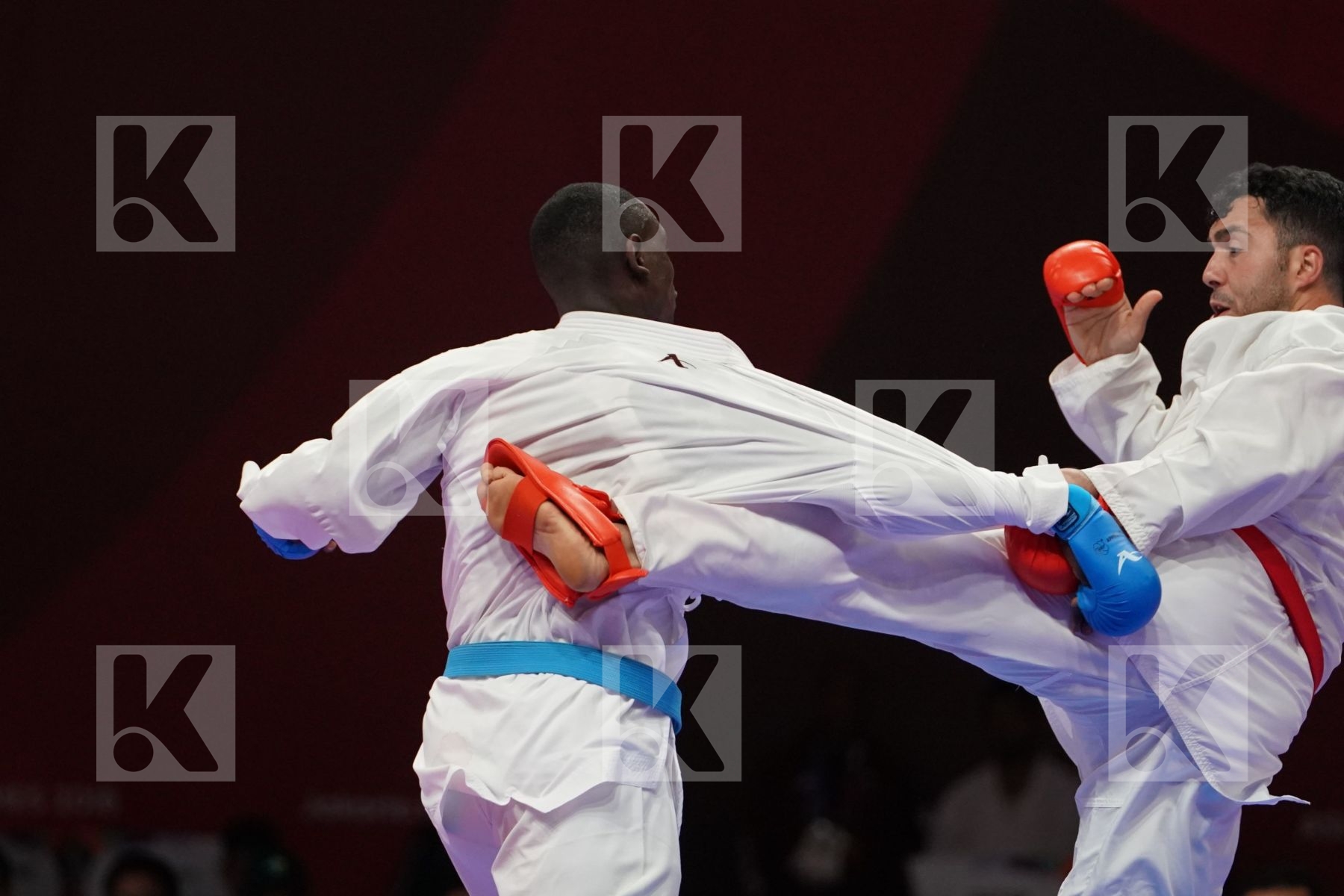 SAJAD GANJZADEH (ISLAMIC REPUBLIC OF IRAN) vs TAREG ALI HAMEDI (SAUDI ARABIA) in Senior Kumite 84+ Kg - Qualification