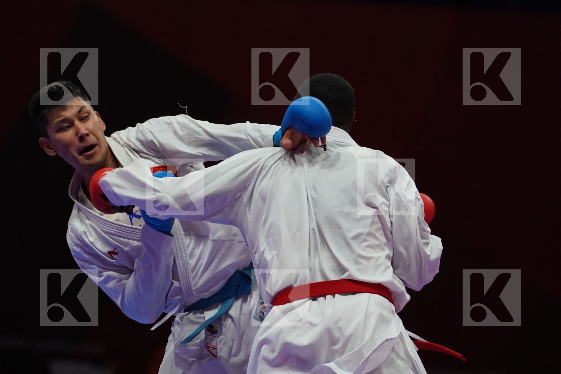 TAREG ALI HAMEDI (SAUDI ARABIA) vs THODNY PHONGSAMPHAN (LAO PEOPLE`S DEMOCRATIC REPUBLIC) in Senior Kumite 84+ Kg - Bronze bout