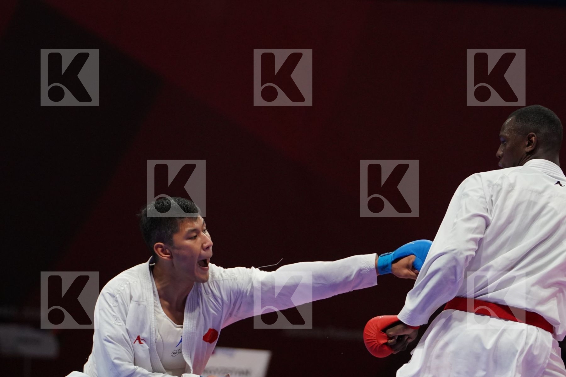 TAREG ALI HAMEDI (SAUDI ARABIA) vs THODNY PHONGSAMPHAN (LAO PEOPLE`S DEMOCRATIC REPUBLIC) in Senior Kumite 84+ Kg - Bronze bout