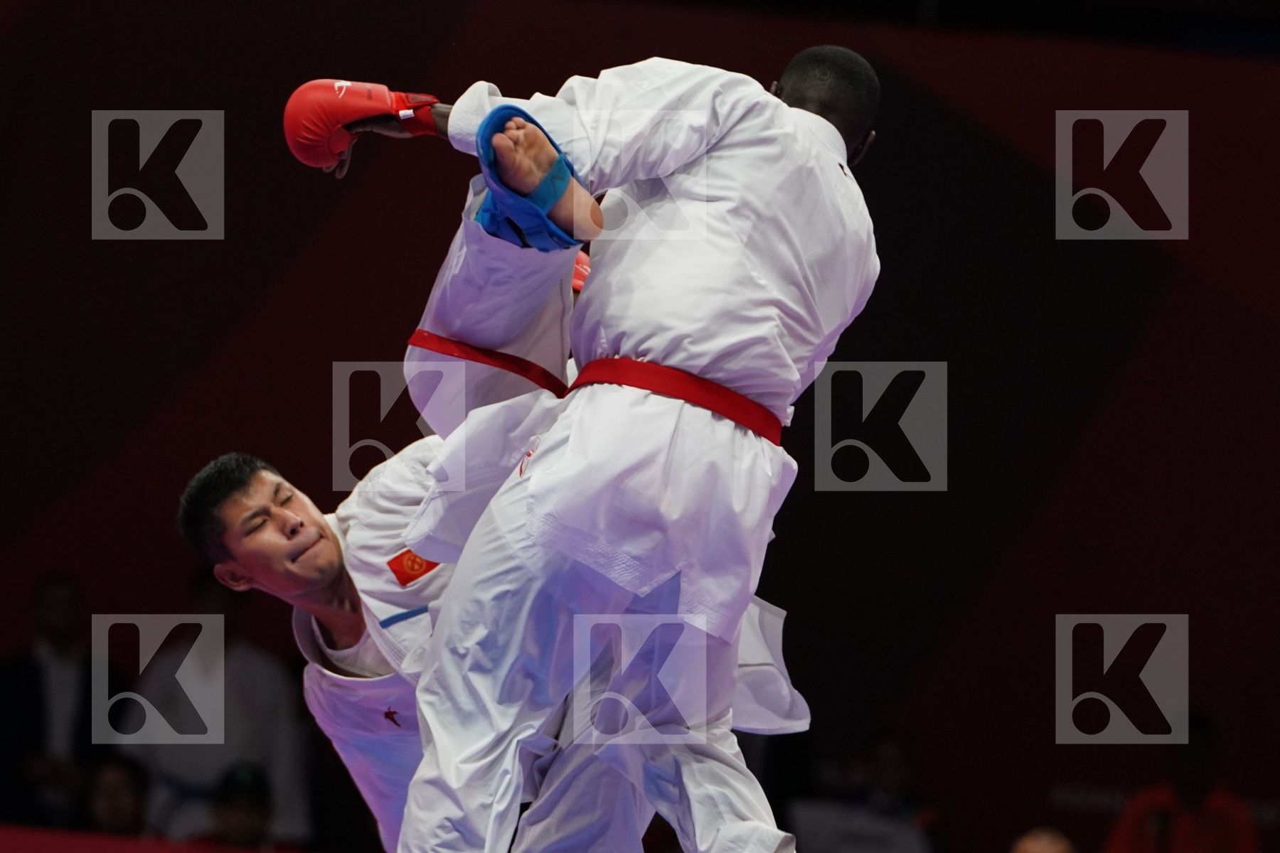 TAREG ALI HAMEDI (SAUDI ARABIA) vs THODNY PHONGSAMPHAN (LAO PEOPLE`S DEMOCRATIC REPUBLIC) in Senior Kumite 84+ Kg - Bronze bout