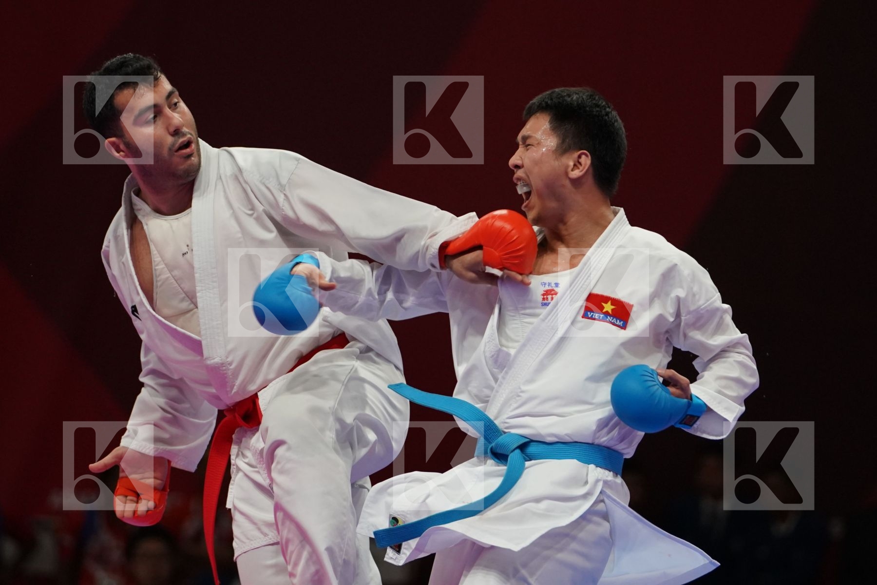 SAJAD GANJZADEH (ISLAMIC REPUBLIC OF IRAN) vs MINH PHUNG NGUYEN (VIETNAM) in Senior Kumite 68+ Kg - podium ceremony
