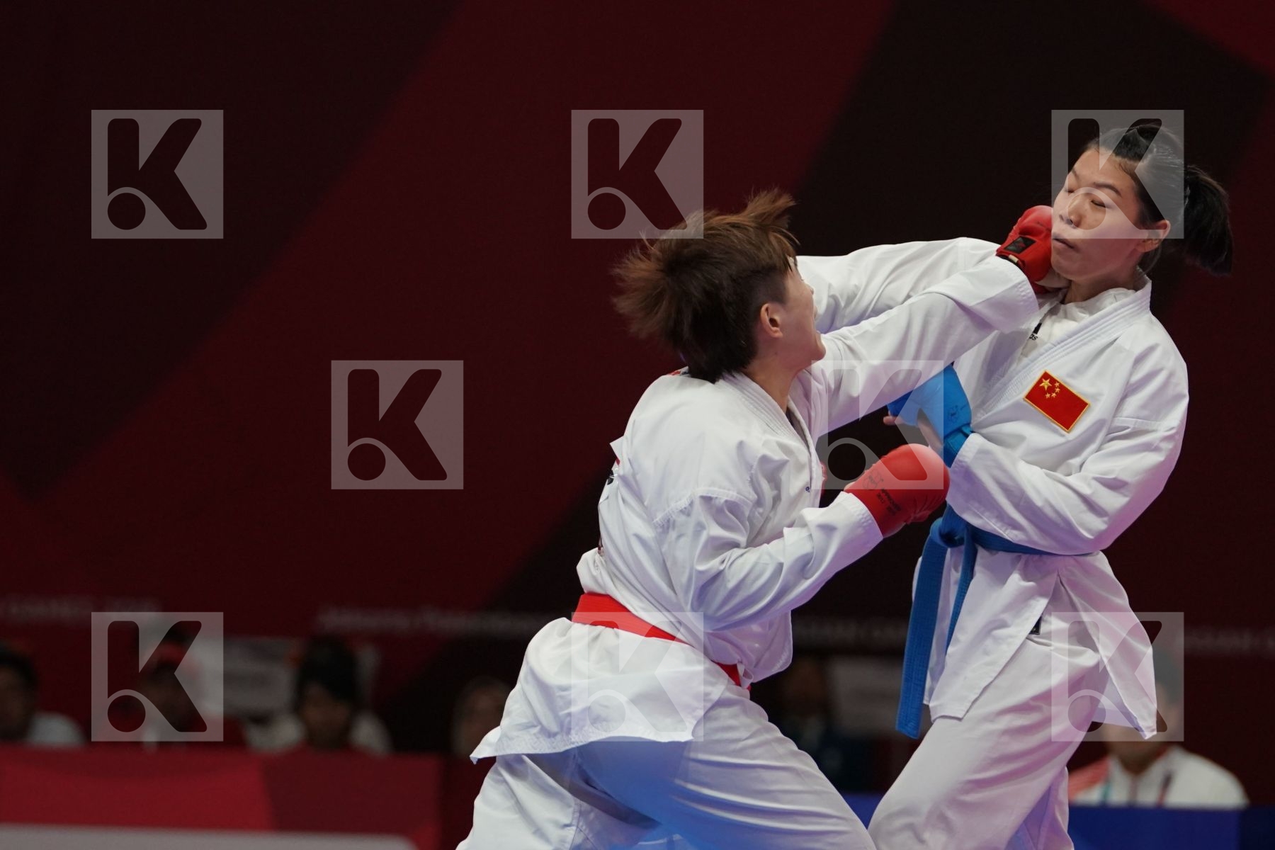 MAN SUM MA (HONG KONG) vs JIAMEI DING (CHINA) in Senior Kumite -55 Kg - Qualification