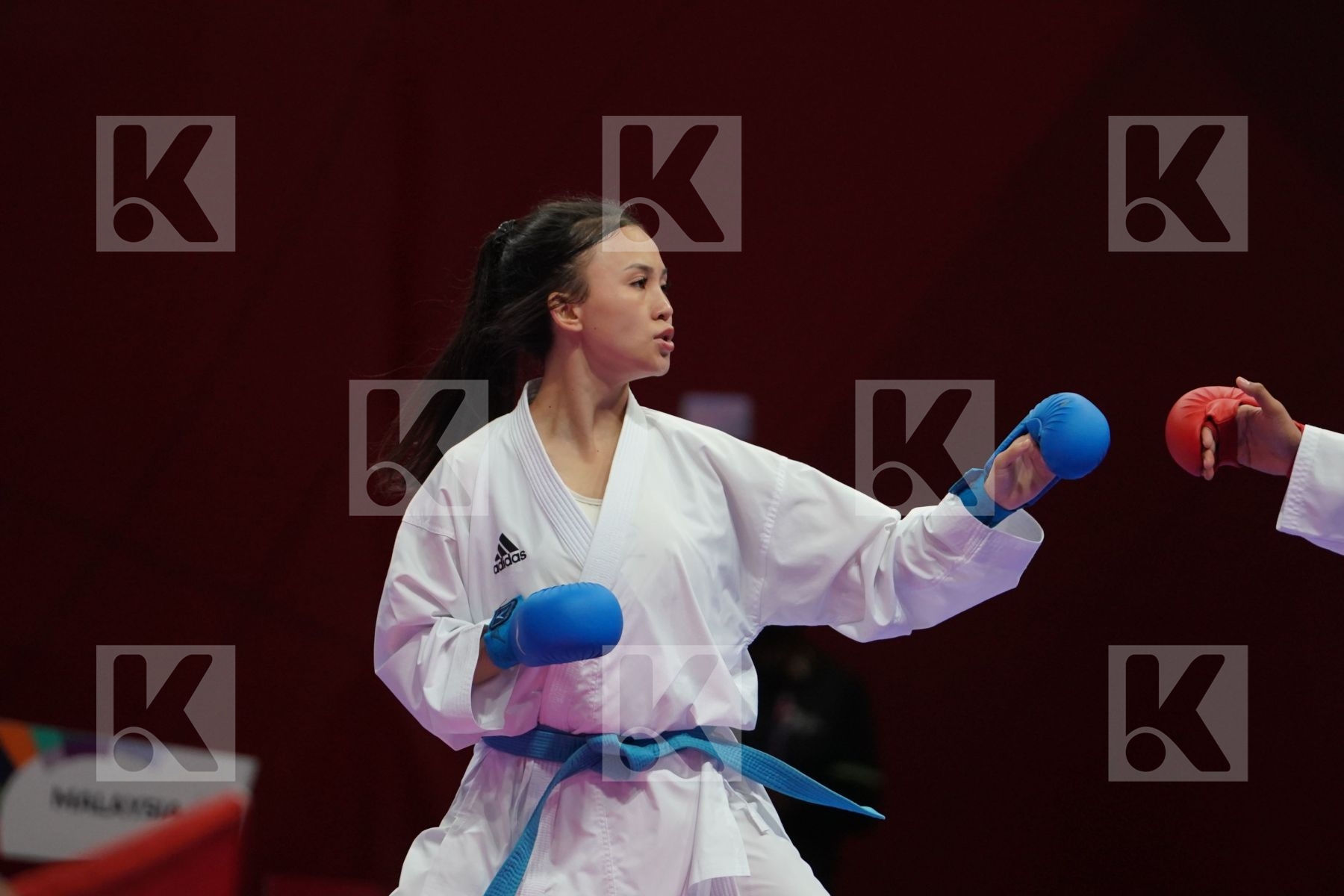 SYAKILLA SALNI JEFRY KRISNAN (MALAYSIA) vs SABINA ZAKHAROVA (KAZAKHSTAN) in Senior Kumite -55 Kg - Qualification