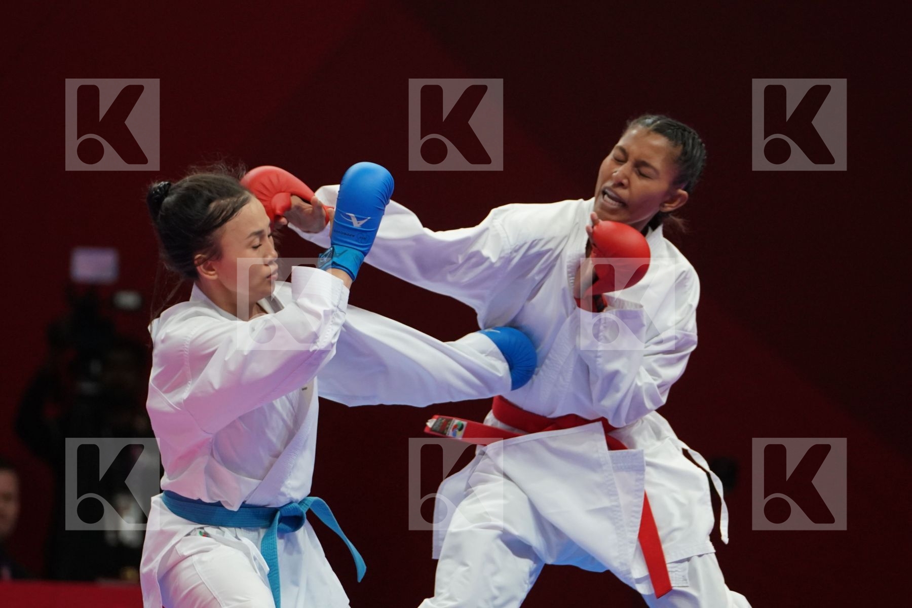 SYAKILLA SALNI JEFRY KRISNAN (MALAYSIA) vs SABINA ZAKHAROVA (KAZAKHSTAN) in Senior Kumite -55 Kg - Qualification