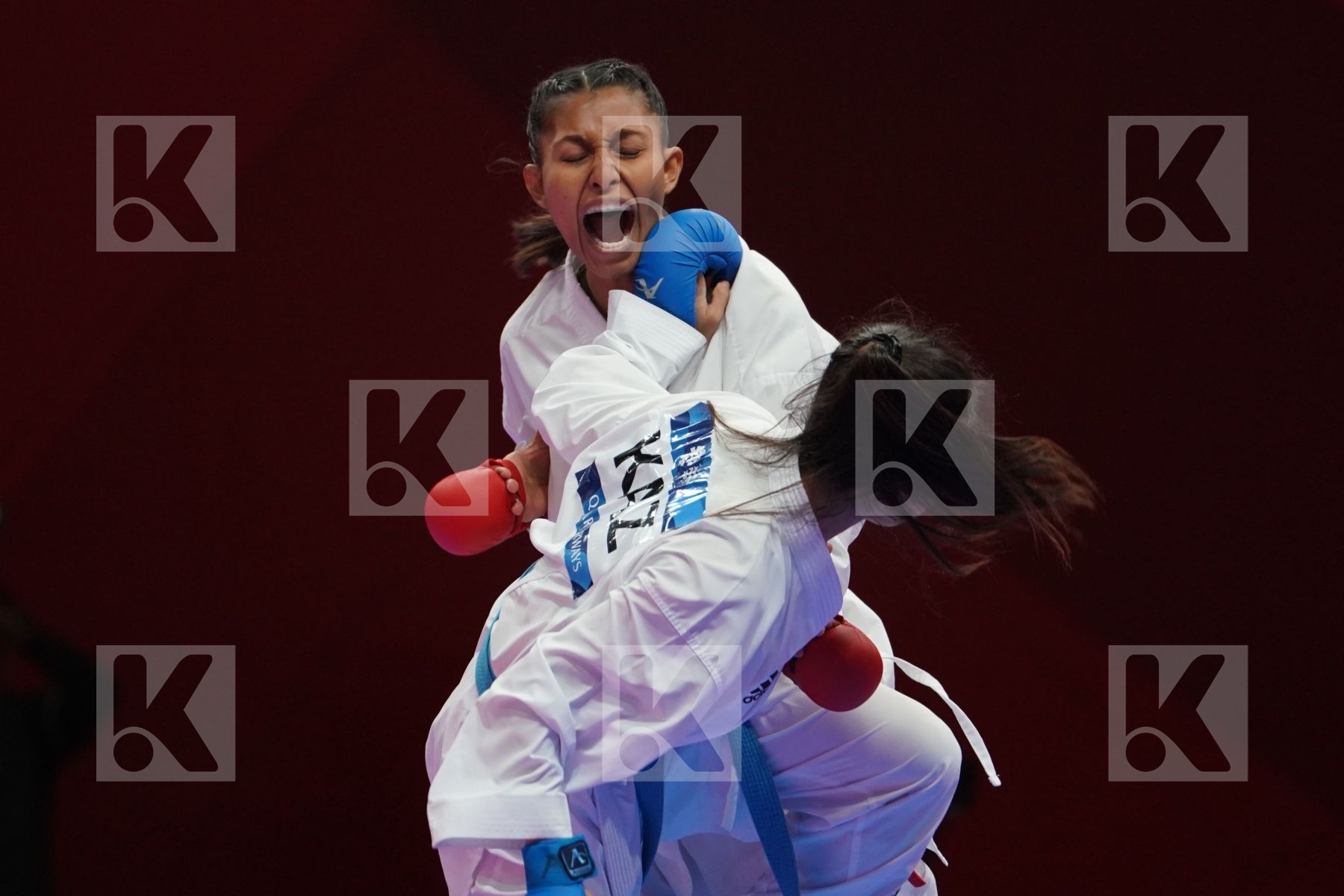 SYAKILLA SALNI JEFRY KRISNAN (MALAYSIA) vs SABINA ZAKHAROVA (KAZAKHSTAN) in Senior Kumite -55 Kg - Qualification