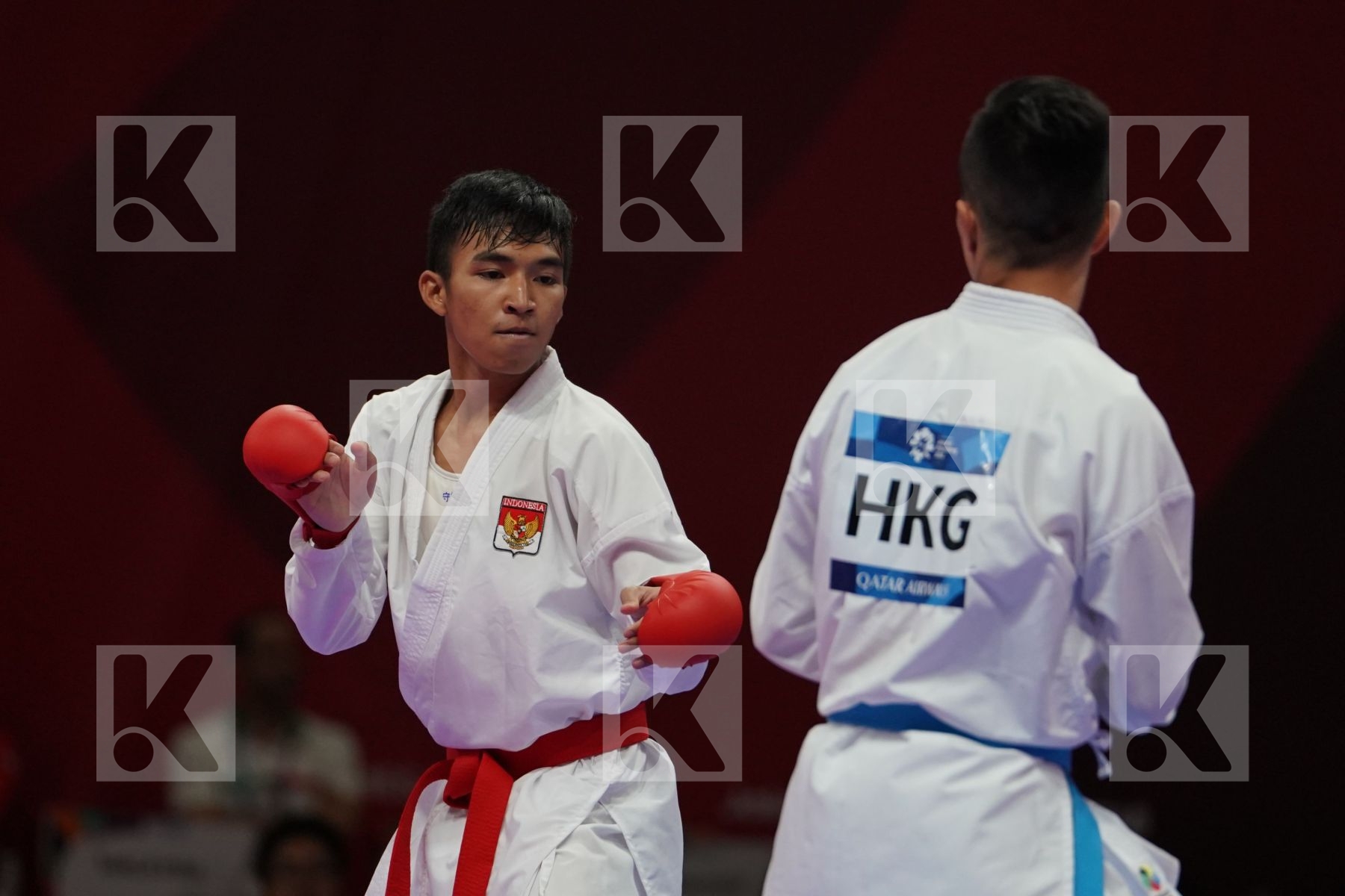 RIFKI ARDIANSYAH ARROSYIID (INDONESIA) vs CHUN HO LEE (HONG KONG) in Senior Kumite -60 Kg - Qualification
