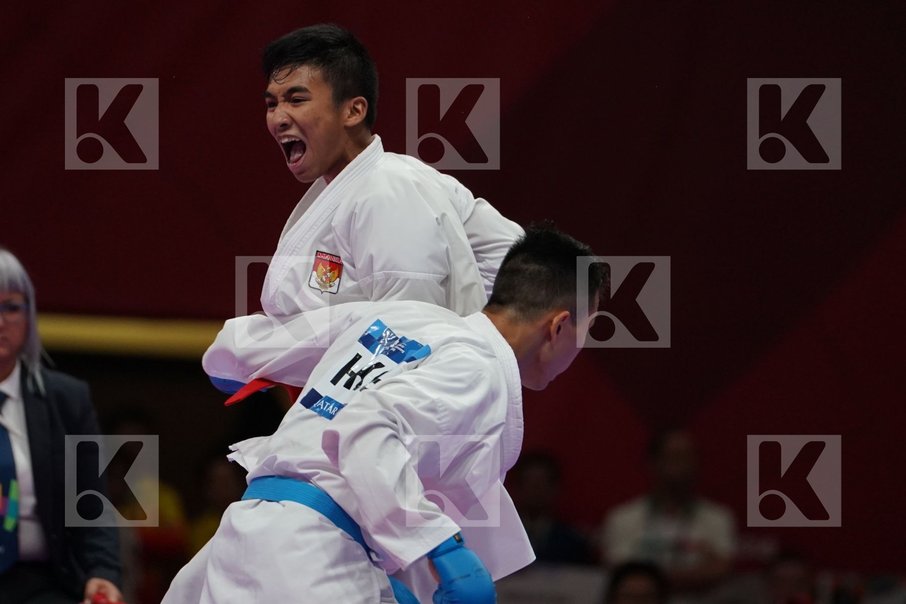 RIFKI ARDIANSYAH ARROSYIID (INDONESIA) vs CHUN HO LEE (HONG KONG) in Senior Kumite -60 Kg - Qualification