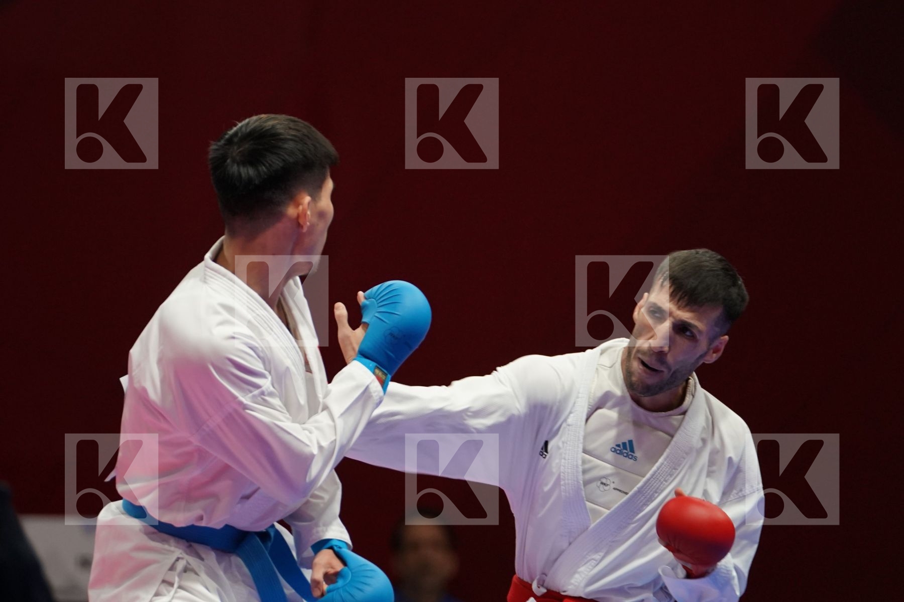 AMIR MAHDI ZADEH (ISLAMIC REPUBLIC OF IRAN) vs VAN HAI NGUYEN (VIETNAM) in Senior Kumite -60 Kg - Qualification