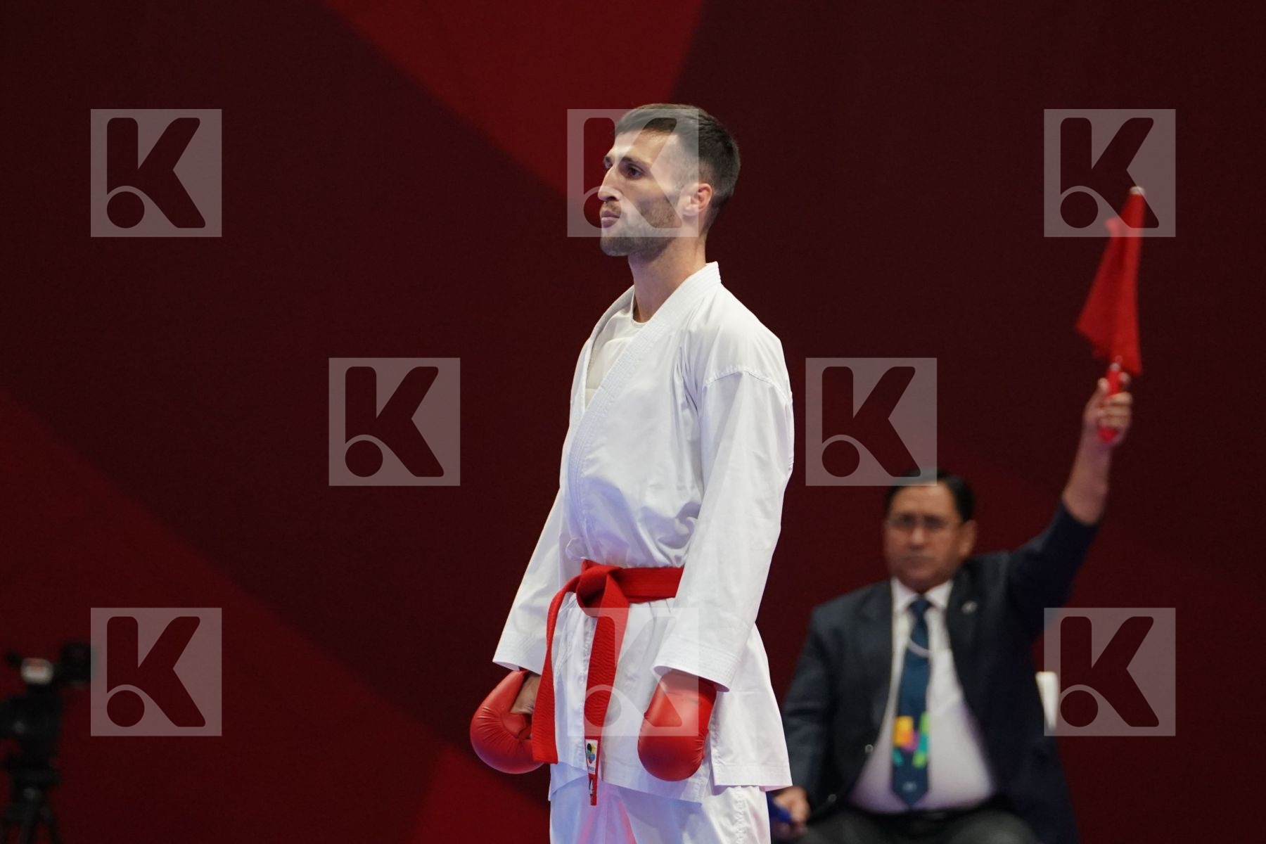 AMIR MAHDI ZADEH (ISLAMIC REPUBLIC OF IRAN) vs VAN HAI NGUYEN (VIETNAM) in Senior Kumite -60 Kg - Qualification