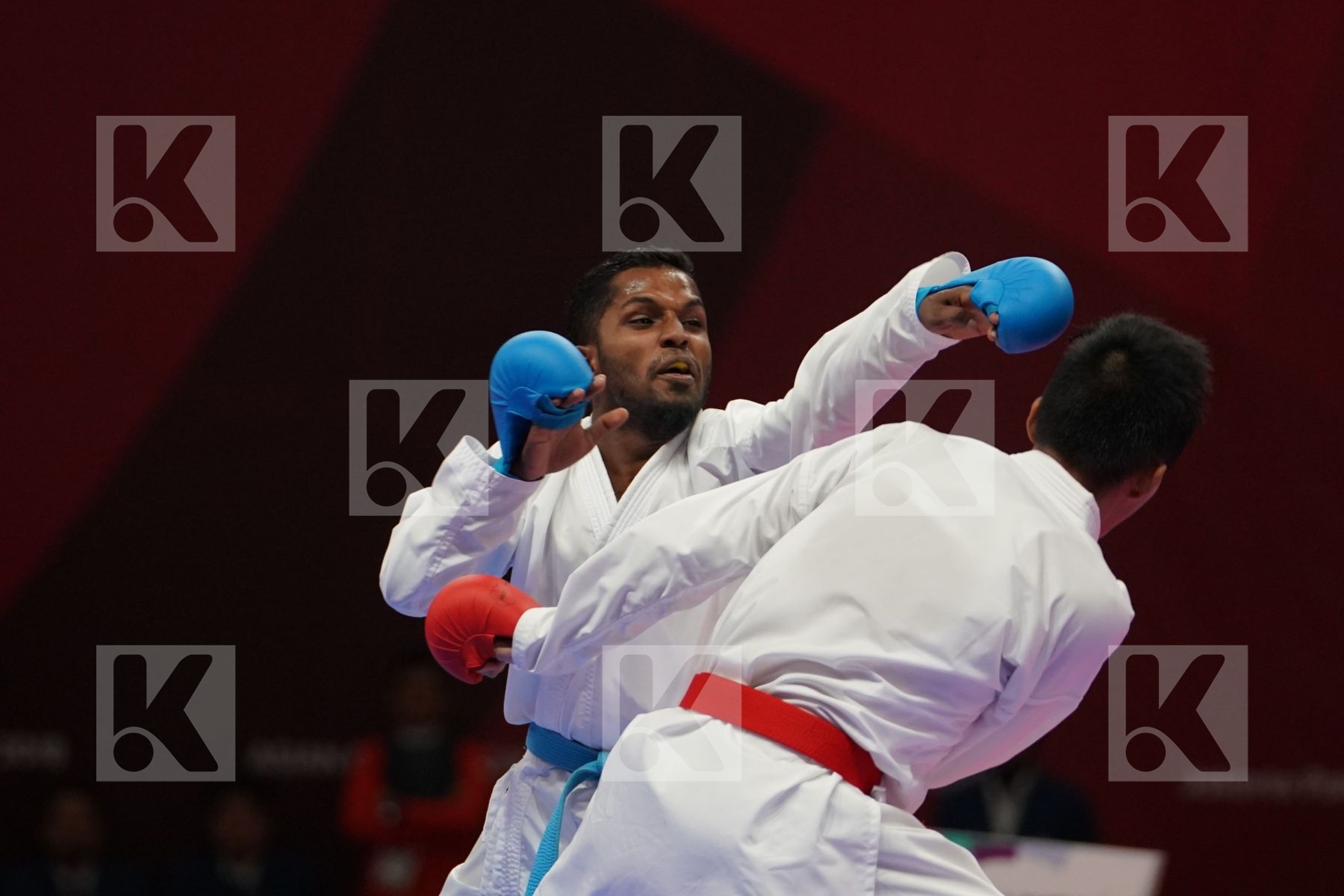 RIFKI ARDIANSYAH ARROSYIID (INDONESIA) vs PREM KUMAR SELVAM (MALAYSIA) in Senior Kumite -60 Kg - Qualification
