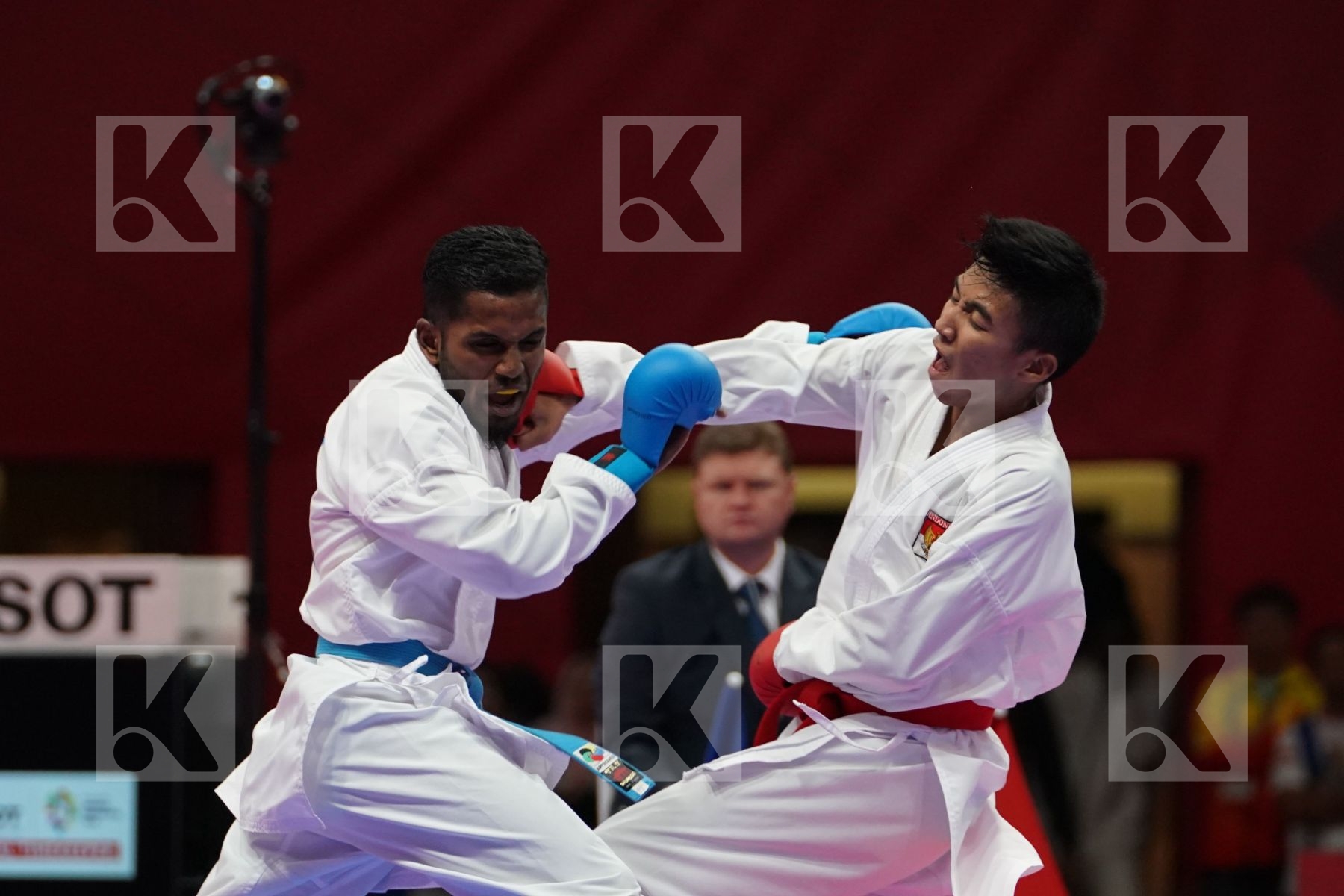 RIFKI ARDIANSYAH ARROSYIID (INDONESIA) vs PREM KUMAR SELVAM (MALAYSIA) in Senior Kumite -60 Kg - Qualification