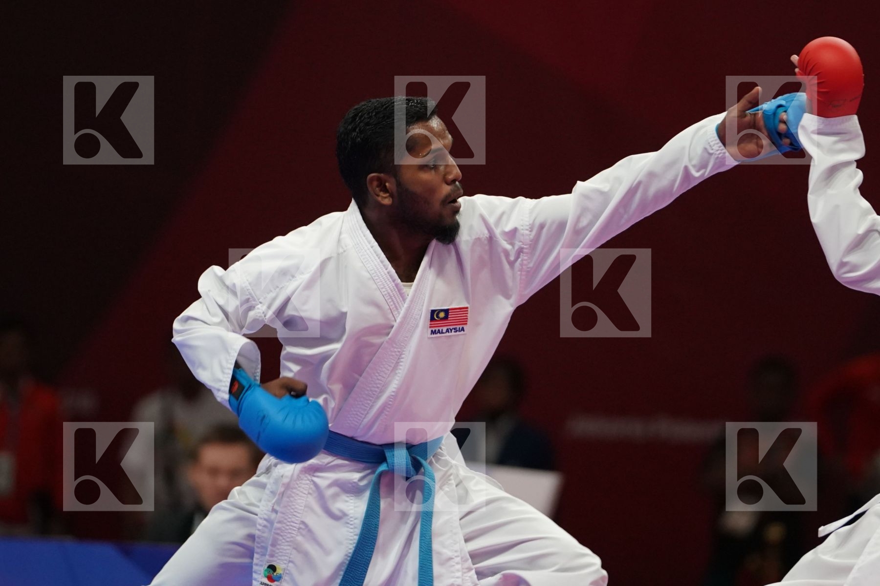 RIFKI ARDIANSYAH ARROSYIID (INDONESIA) vs PREM KUMAR SELVAM (MALAYSIA) in Senior Kumite -60 Kg - Qualification