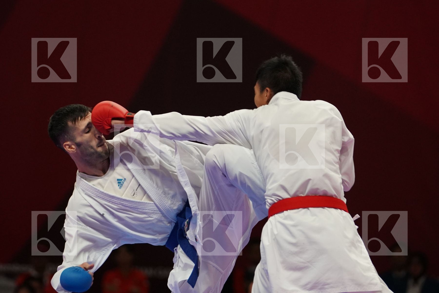 RIFKI ARDIANSYAH ARROSYIID (INDONESIA) vs AMIR MAHDI ZADEH (ISLAMIC REPUBLIC OF IRAN) in Senior Kumite -60 Kg - Final