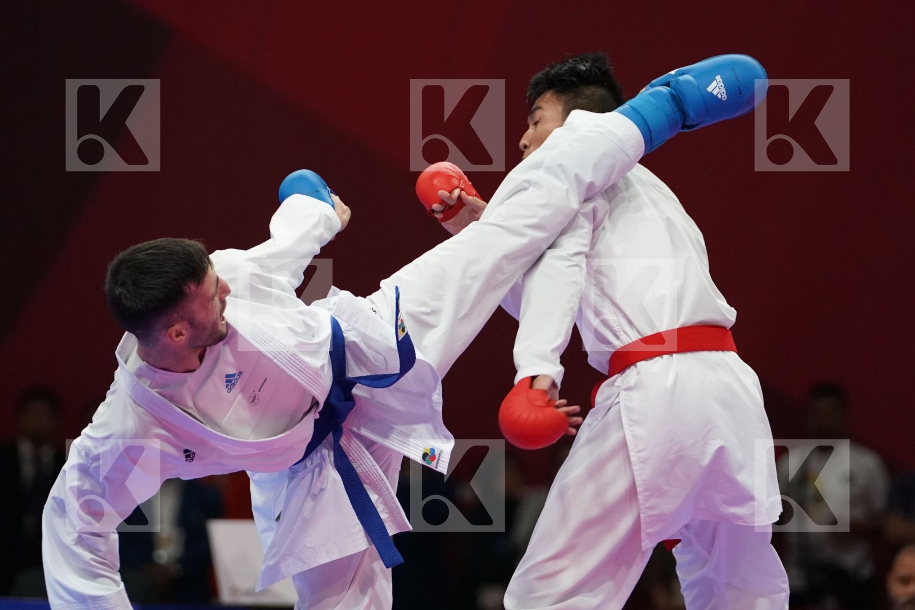 RIFKI ARDIANSYAH ARROSYIID (INDONESIA) vs AMIR MAHDI ZADEH (ISLAMIC REPUBLIC OF IRAN) in Senior Kumite -60 Kg - Final