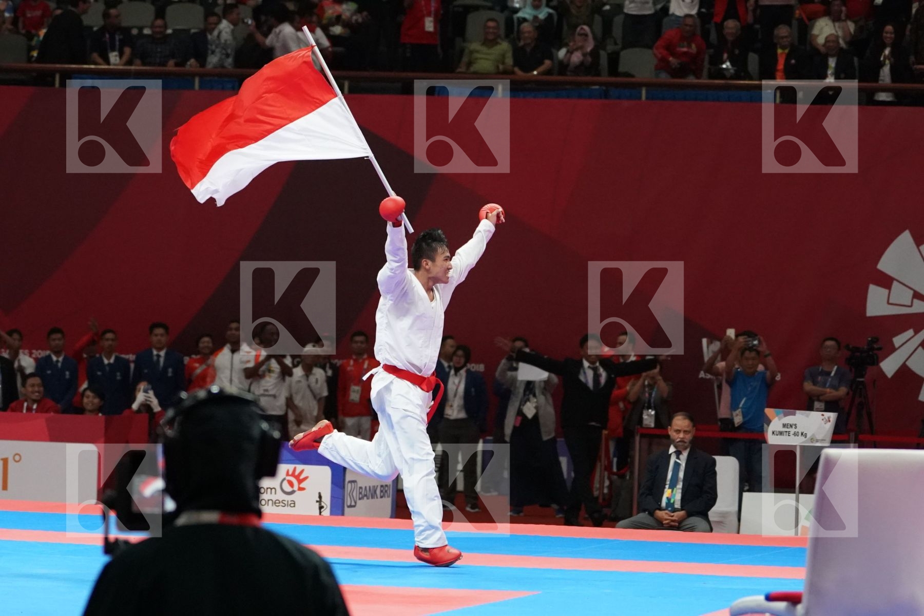 RIFKI ARDIANSYAH ARROSYIID (INDONESIA) vs AMIR MAHDI ZADEH (ISLAMIC REPUBLIC OF IRAN) in Senior Kumite -60 Kg - Final