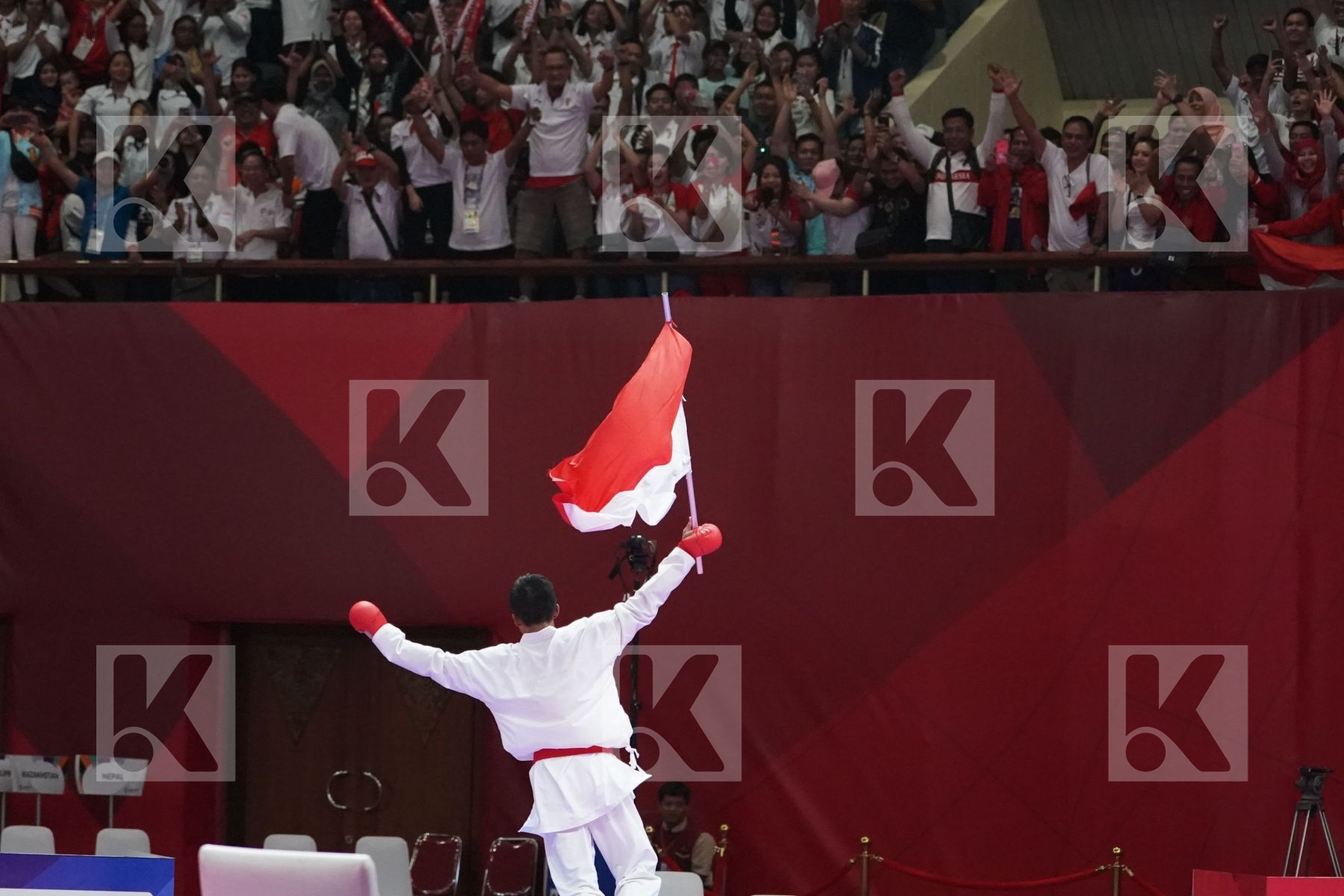 RIFKI ARDIANSYAH ARROSYIID (INDONESIA) vs AMIR MAHDI ZADEH (ISLAMIC REPUBLIC OF IRAN) in Senior Kumite -60 Kg - Final