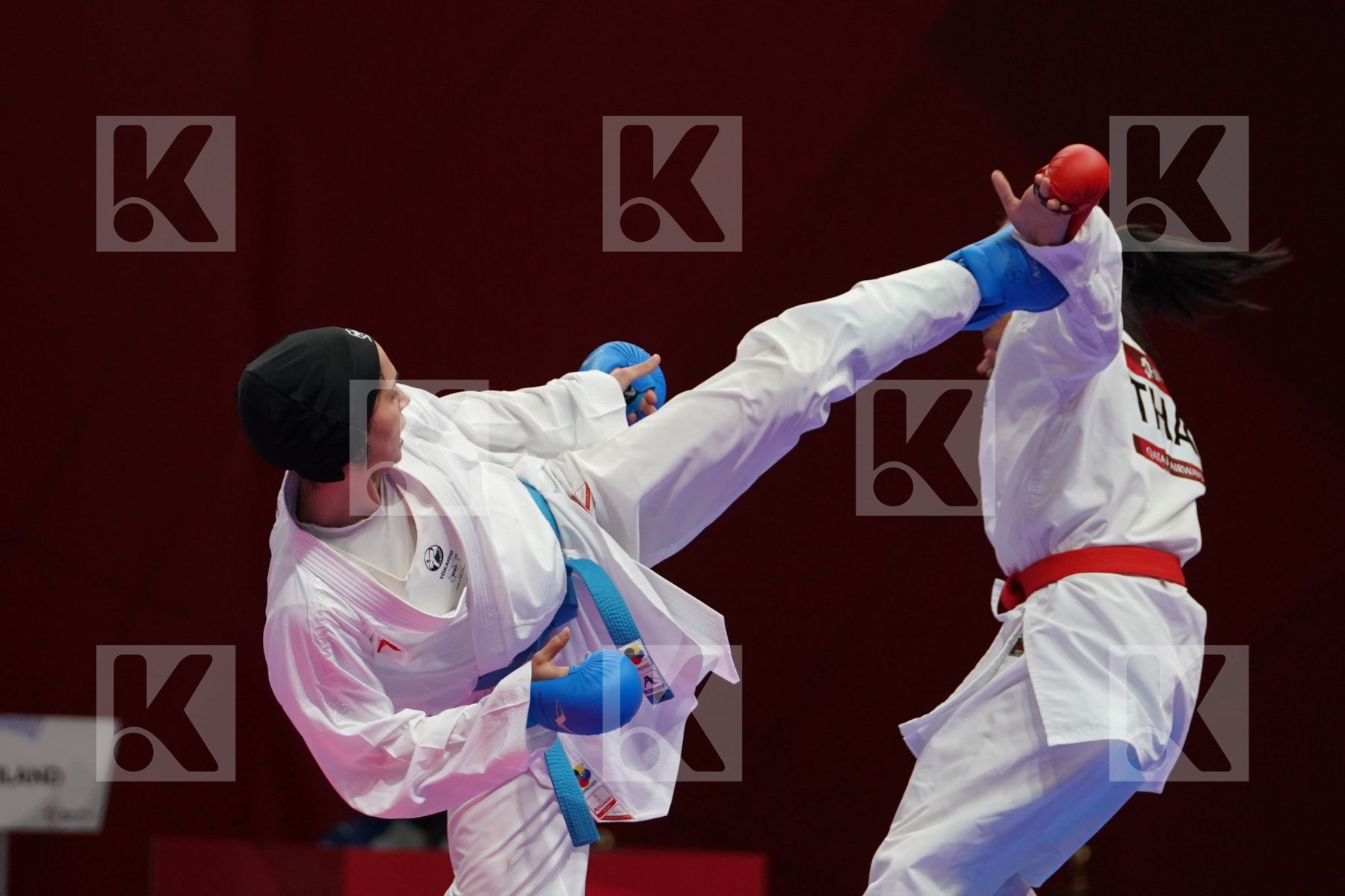 ARM SUKKIAW (THAILAND) vs ROZITA ALIPOURKESHKA (ISLAMIC REPUBLIC OF IRAN) in Senior Kumite Ð 61 Kg - Qualification