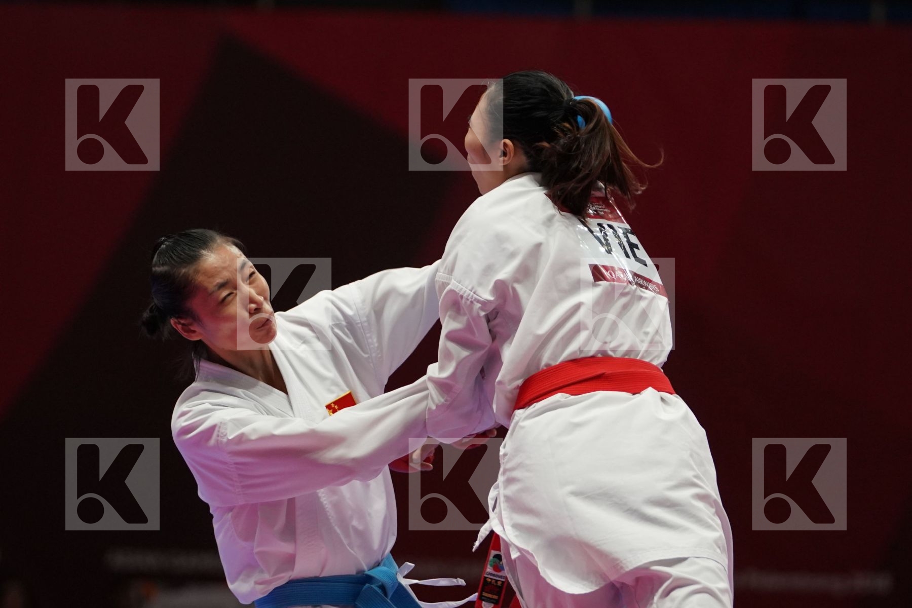 THI THU HIEN HO (VIETNAM) vs XIAOYAN YIN (CHINA) in Senior Kumite Ð 61 Kg - Qualification