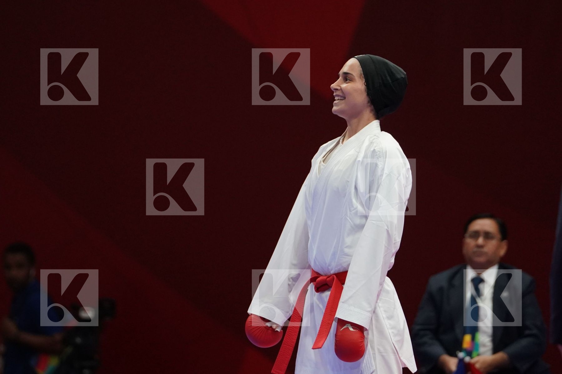 ROZITA ALIPOURKESHKA (ISLAMIC REPUBLIC OF IRAN) vs BARNO MIRZAEVA (UZBEKISTAN) in Senior Kumite Ð 61 Kg - Qualification