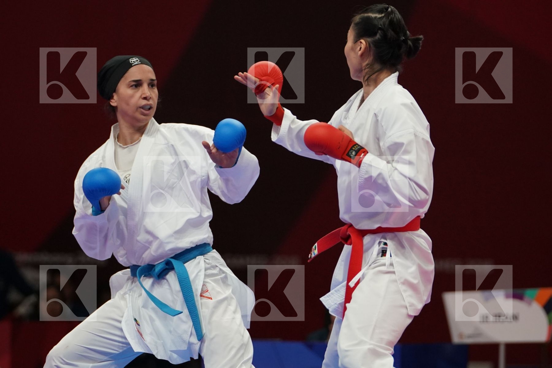 XIAOYAN YIN (CHINA) vs ROZITA ALIPOURKESHKA (ISLAMIC REPUBLIC OF IRAN) in Senior Kumite Ð 61 Kg - Final