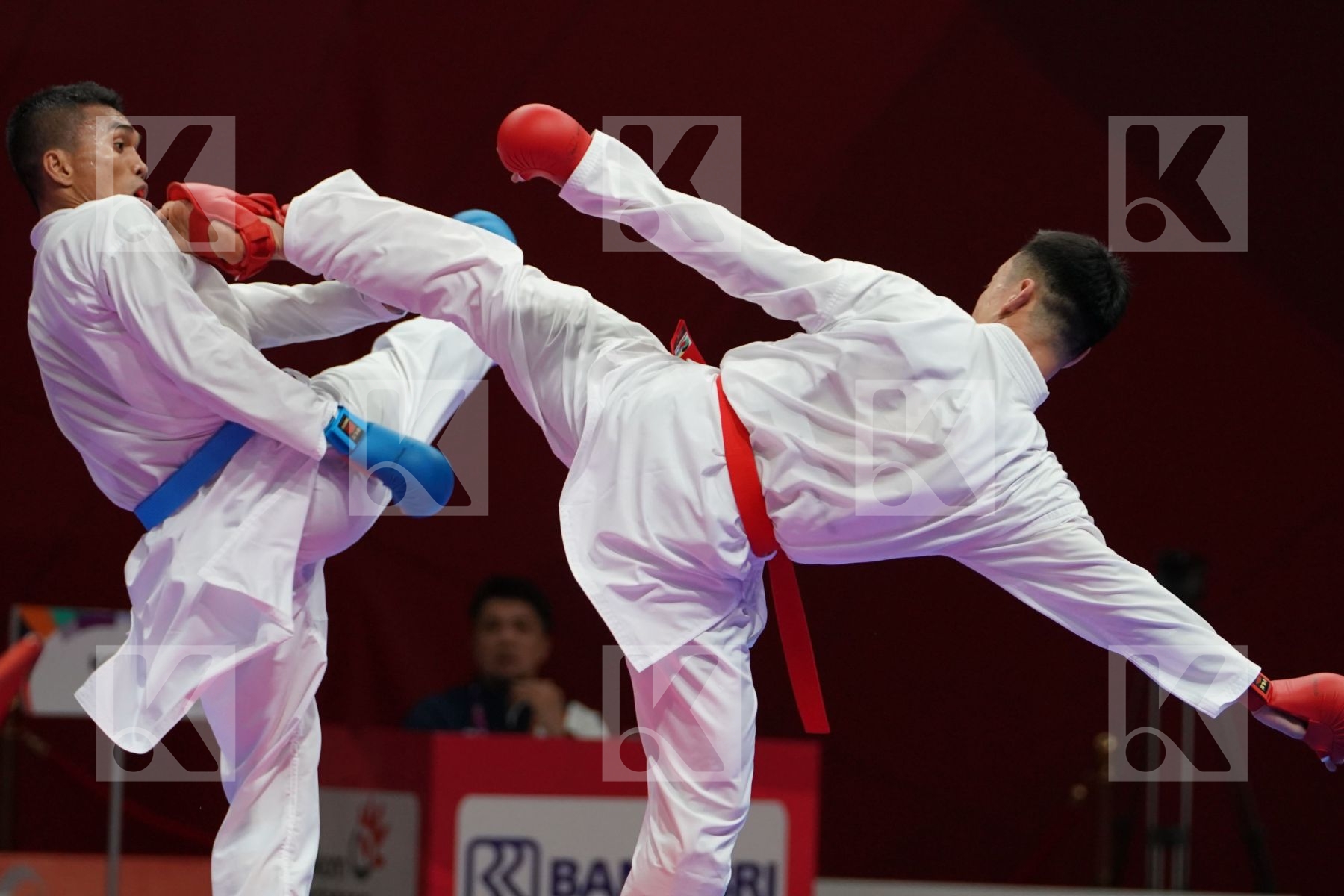 ZHIWEI WANG (CHINA) vs ABDEL RAHMAN ALMASATFA (JORDAN) in Senior Kumite -67 Kg - Qualification