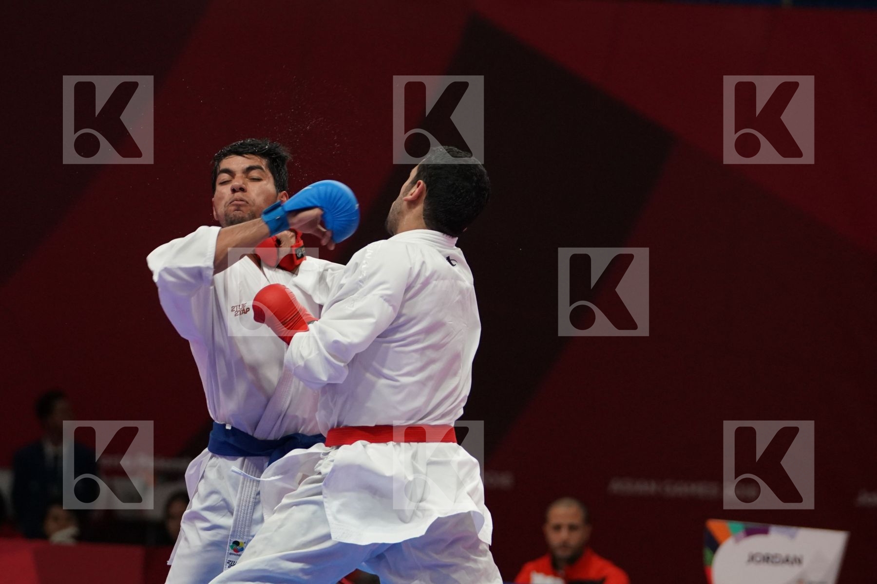 ALI ABDULAZIZ (KUWAIT) vs ABDEL RAHMAN ALMASATFA (JORDAN) in Senior Kumite -67 Kg - Qualification