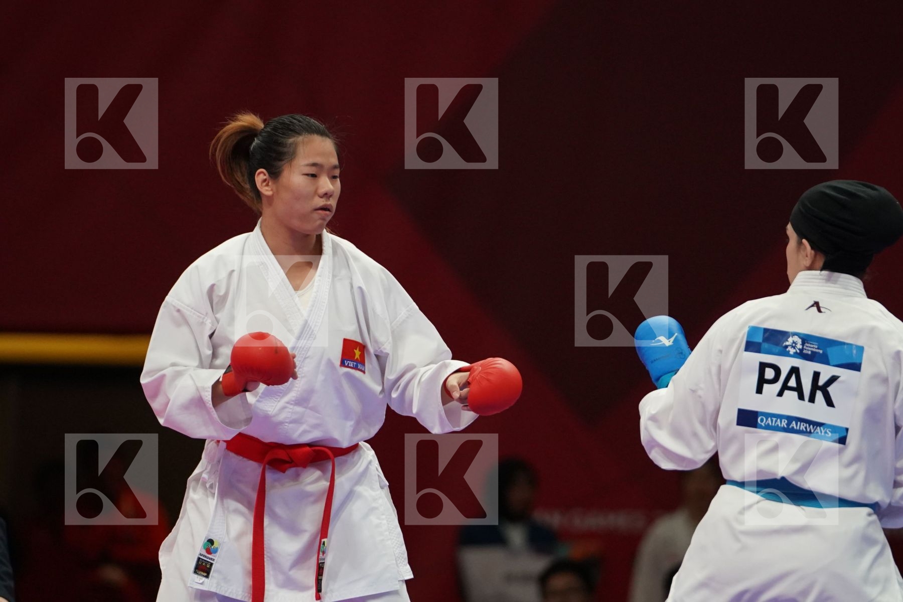 THI NGOAN NGUYEN (VIETNAM) vs KULSOOM (PAKISTAN) in Senior Kumite Ð 68 Kg - Qualification