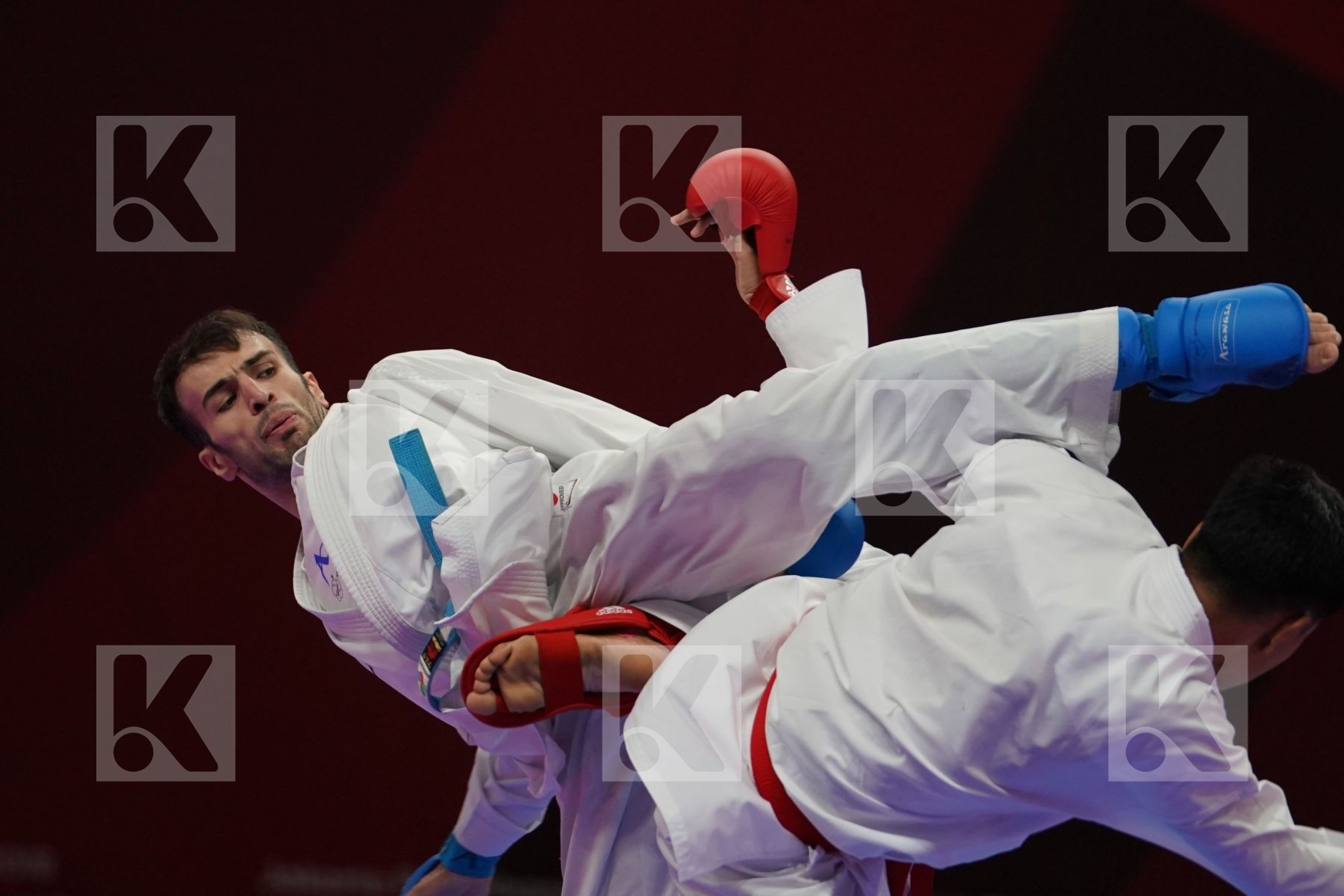 TEERAWAT PONGSAI (THAILAND) vs BAHMAN ASGARI GHONCHEH (ISLAMIC REPUBLIC OF IRAN) in Senior Kumite Ð 75 Kg - Qualification