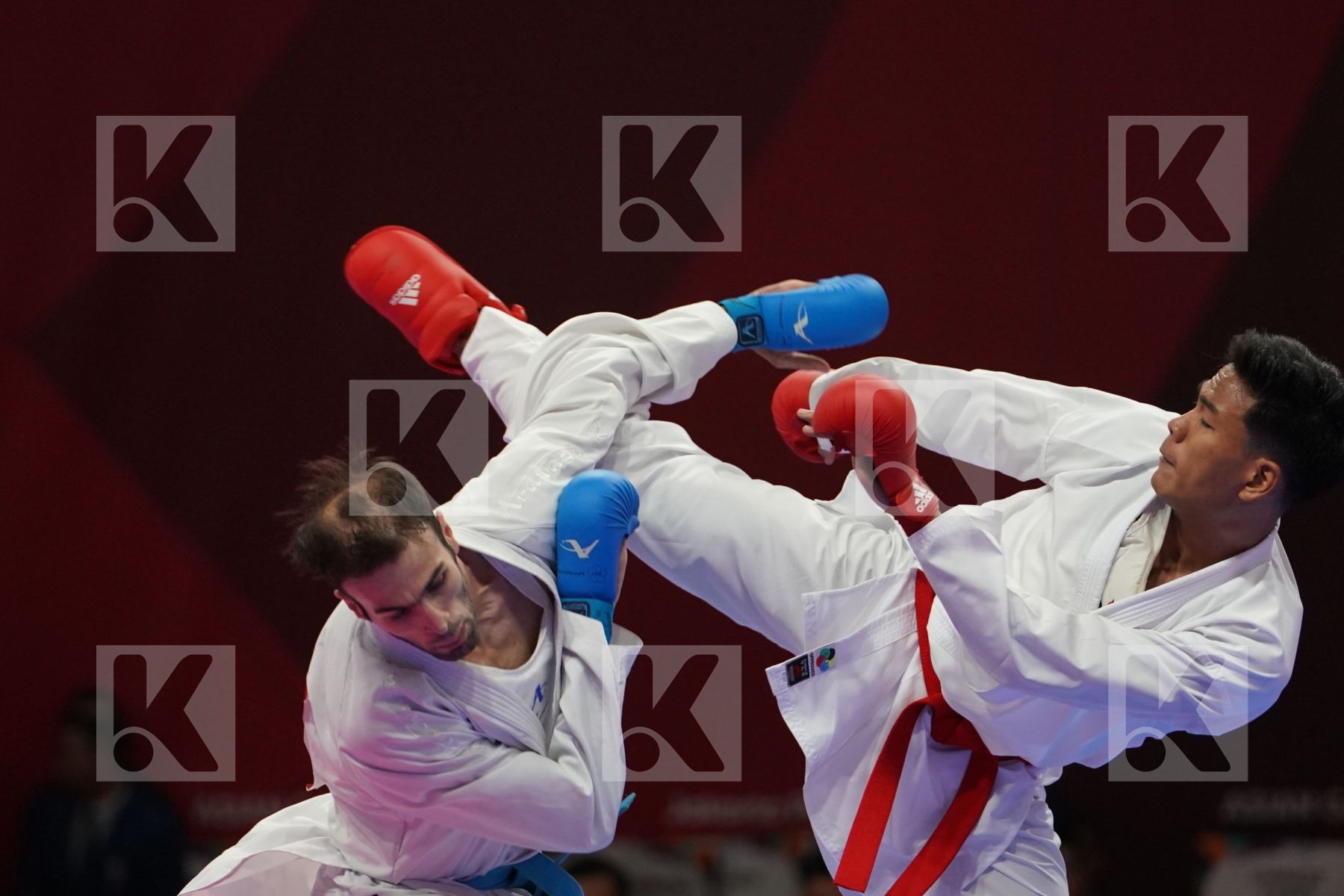 TEERAWAT PONGSAI (THAILAND) vs BAHMAN ASGARI GHONCHEH (ISLAMIC REPUBLIC OF IRAN) in Senior Kumite Ð 75 Kg - Qualification