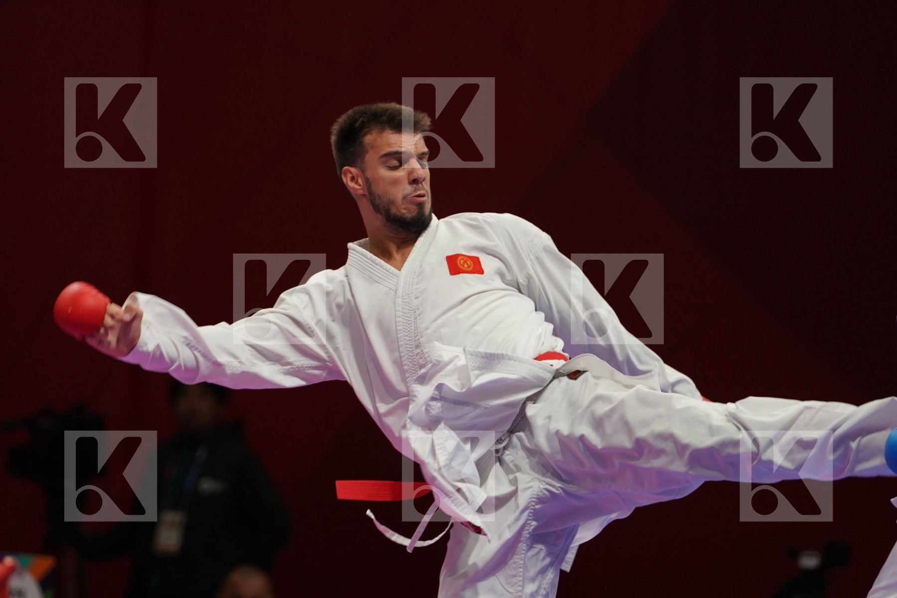 GIANZHALI ABASOV (KYRGYZSTAN) vs SHAKHBOZ AKHATOV (UZBEKISTAN) in Senior Kumite Ð 84 Kg - Qualification