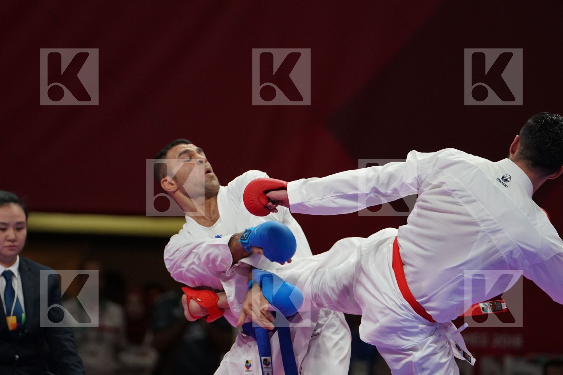 AHMAD ALMESFER (KUWAIT) vs ZABIOLLAH POORSHAB (ISLAMIC REPUBLIC OF IRAN) in Senior Kumite Ð 84 Kg - Qualification