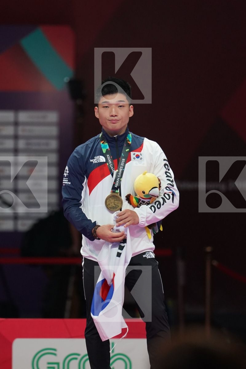 HEEJUN PARK (REPUBLIC OF KOREA) in Senior Male Kata - podium ceremony