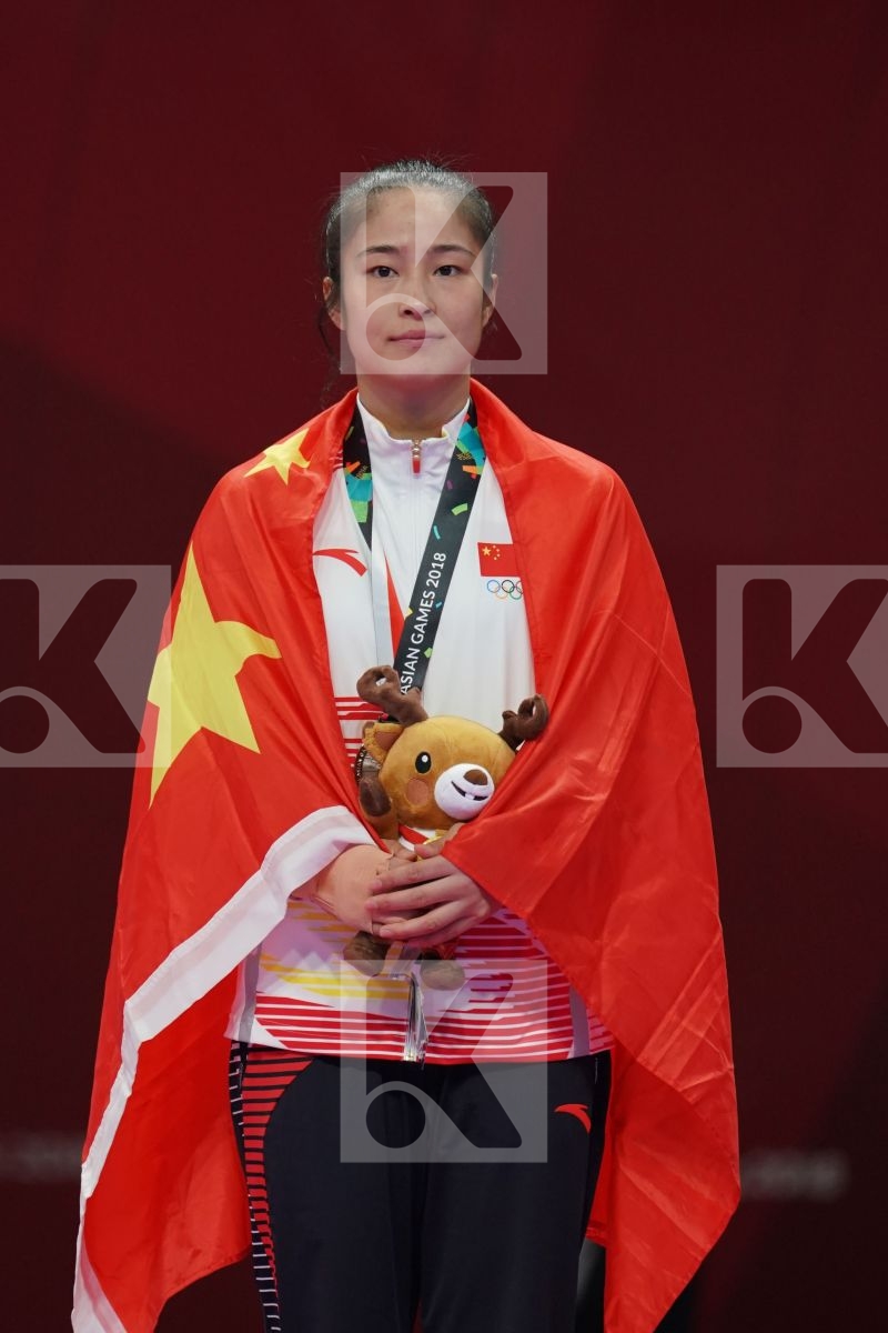 LINGLING TANG (CHINA) in Senior Kumite Ð 68 Kg - podium ceremony