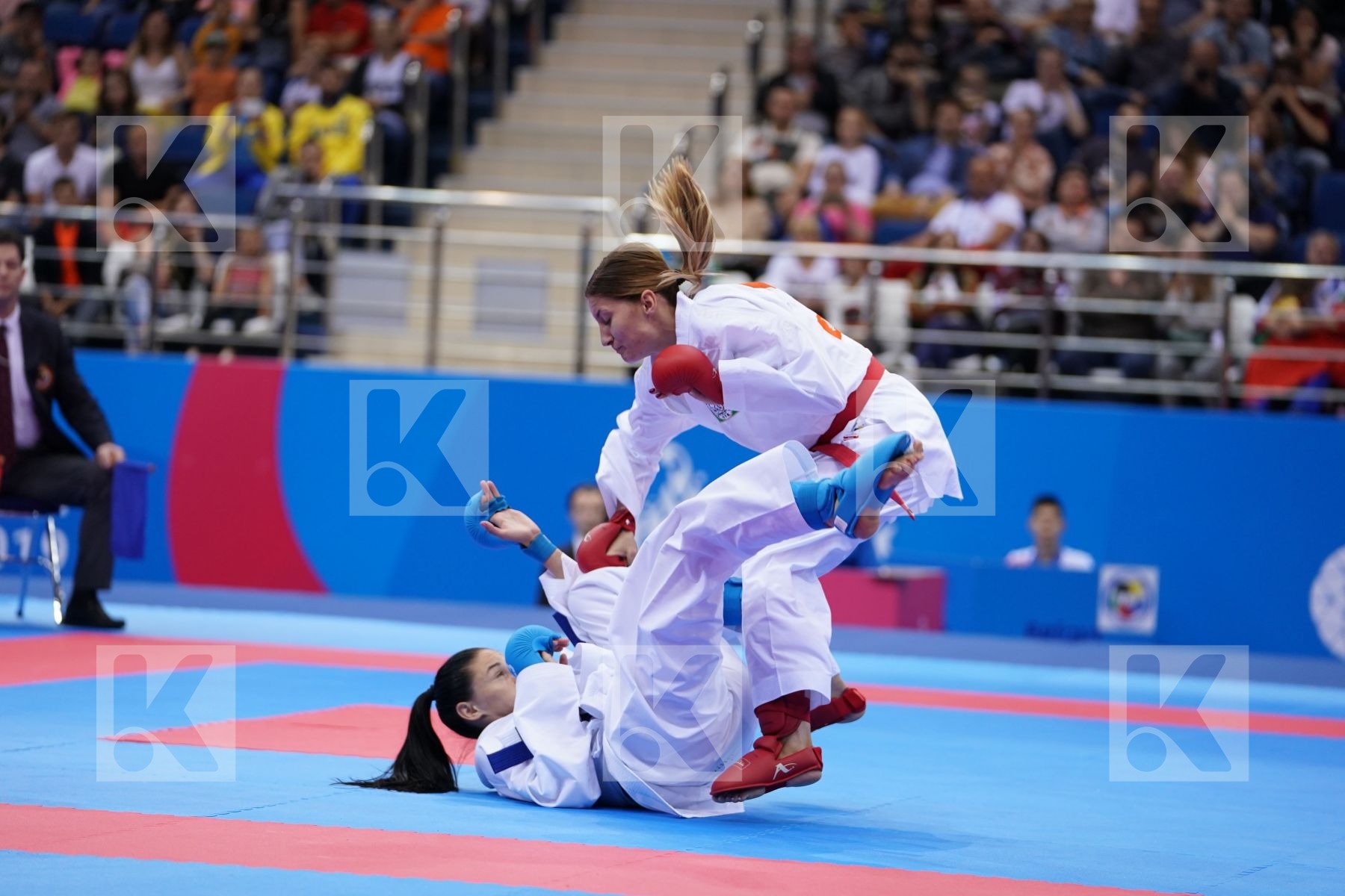 ZARETSKA IRINA (AZERBAIJAN) Vs MELNYK HALYNA (UKRAINE) in Senior Kumite -68 Kg - semi-final Bout