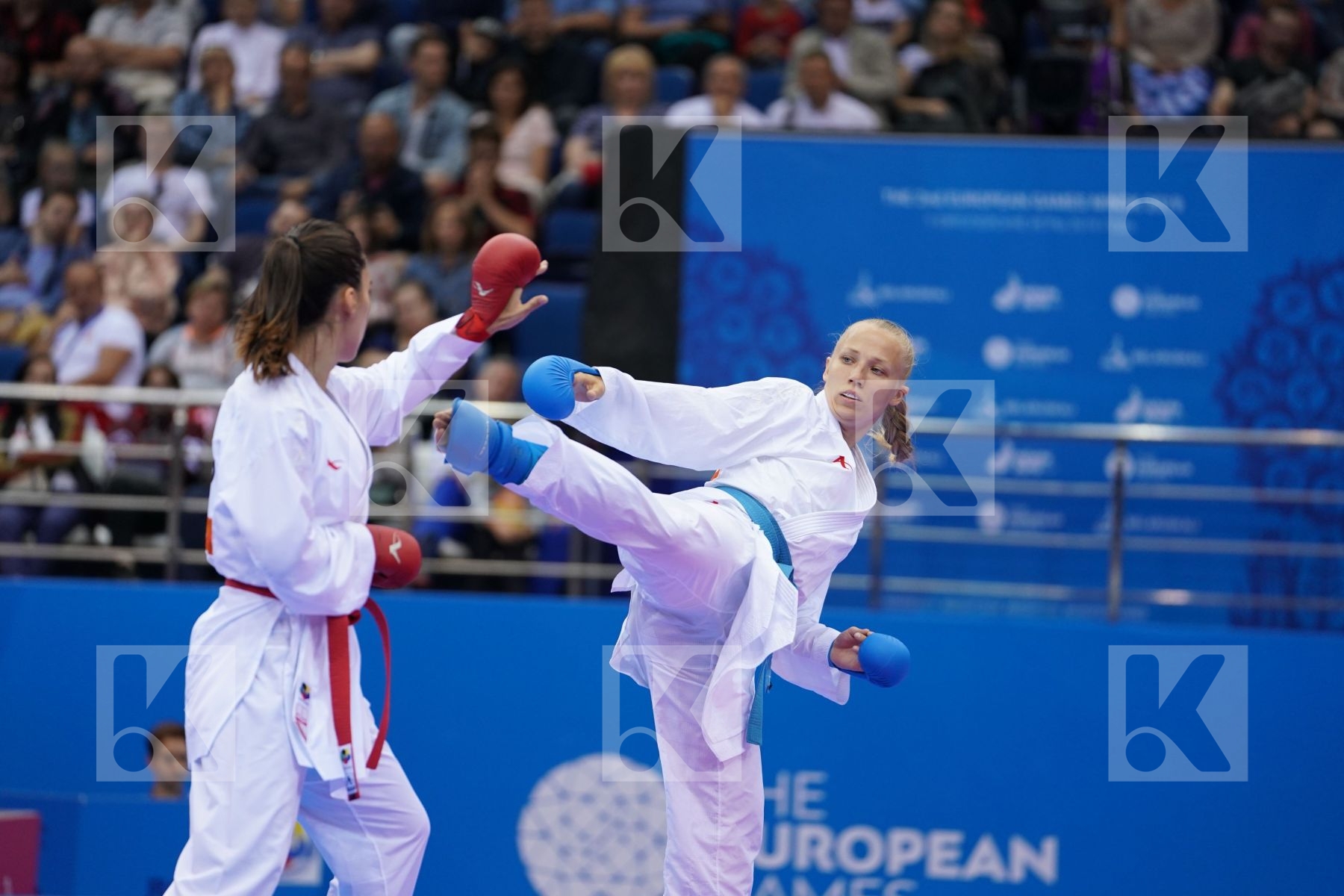 HOCAOGLU MELTEM (TURKEY) Vs KEINANEN TITTA (FINLAND) in Senior Kumite 68+ Kg - semi-final Bout
