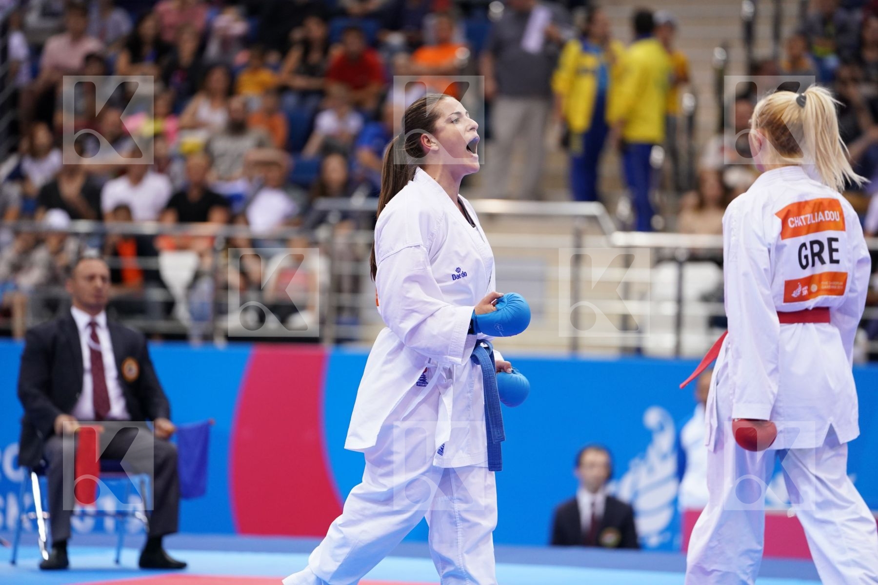 CHATZILIADOU ELENI (GREECE) Vs PALACIO GONZALEZ LAURA (SPAIN) in Senior Kumite 68+ Kg - semi-final Bout