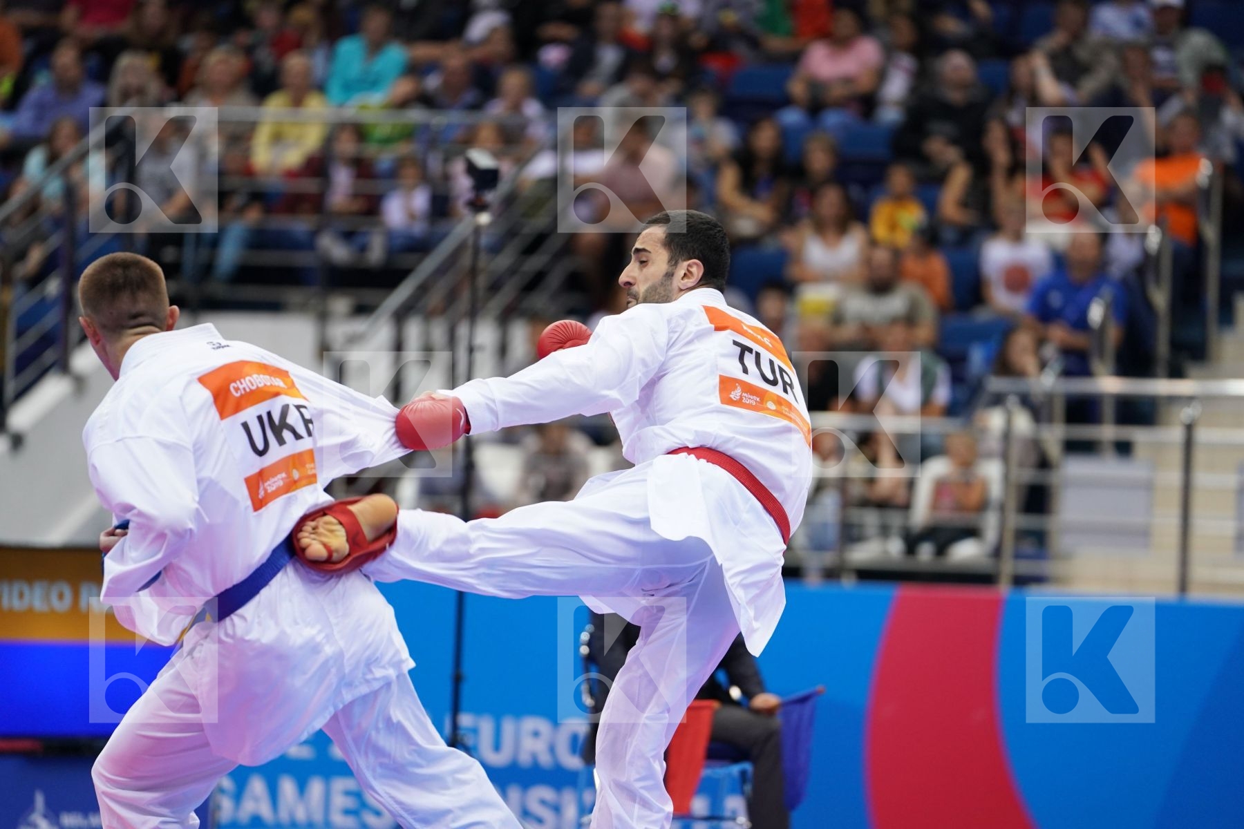 AKTAS UGUR (TURKEY) Vs CHOBOTAR VALERII (UKRAINE) in Senior Kumite -84 Kg - semi-final Bout