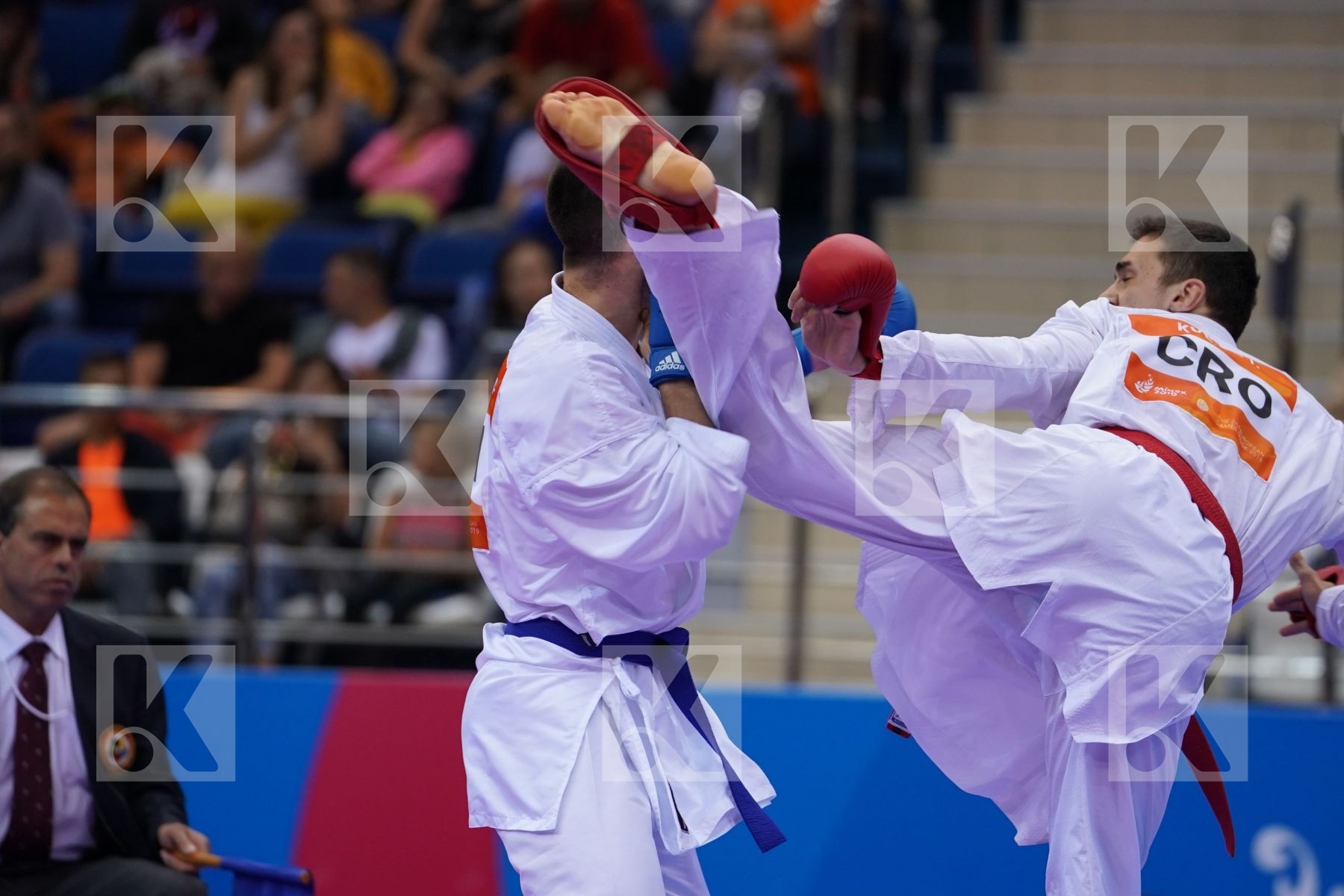 KVESIC IVAN (CROATIA) Vs MARTINA MICHELE (ITALY) in Senior Kumite -84 Kg - semi-final Bout