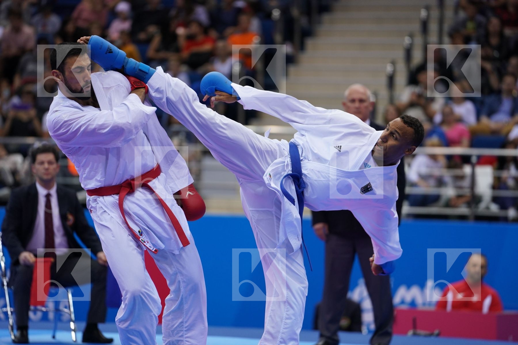 KVESIC ANDJELO (CROATIA) Vs HORNE JONATHAN (GERMANY) in Senior Kumite 84+ Kg - semi-final Bout