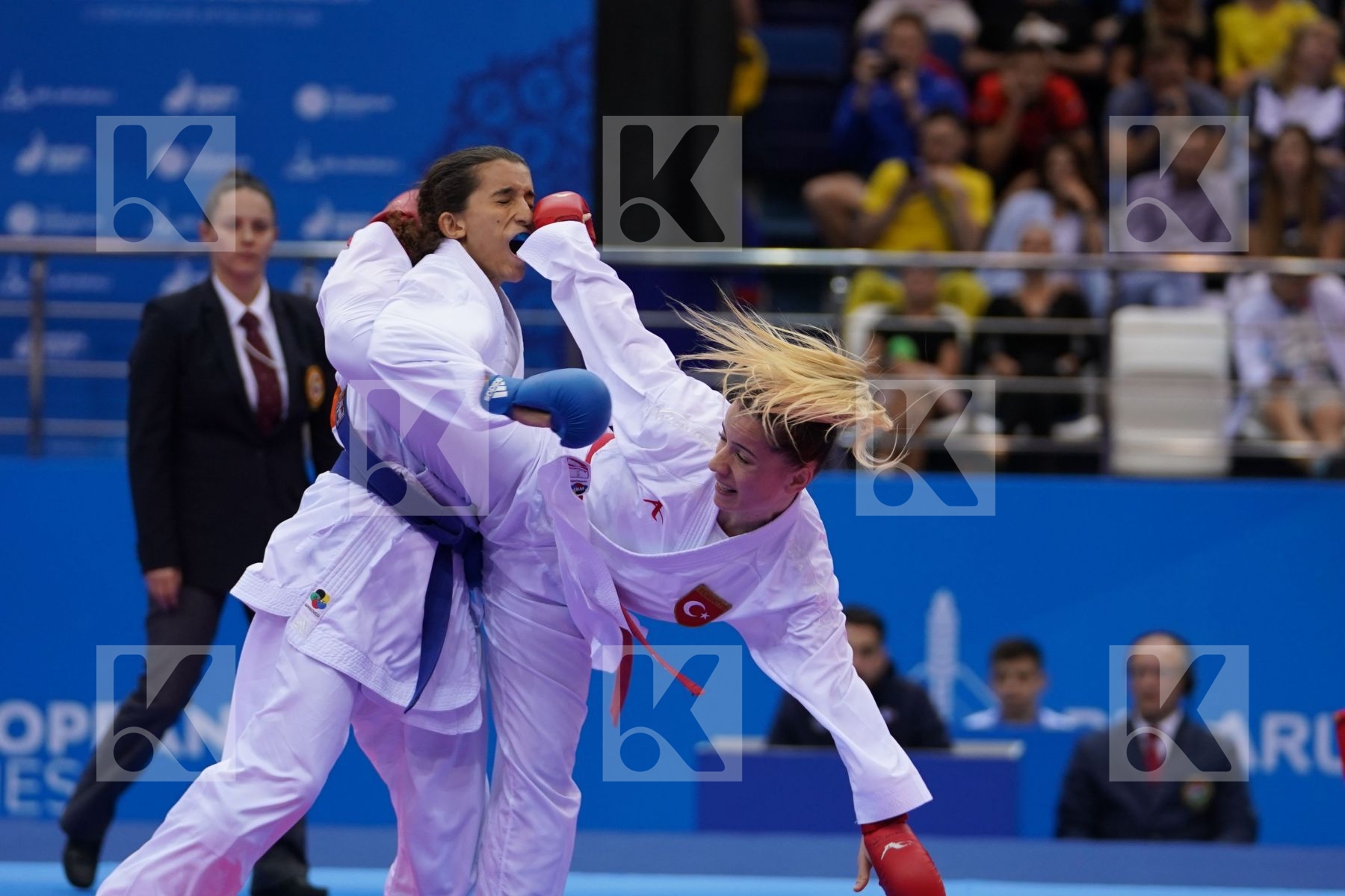 OZCELIK ARAPOGLU SERAP (TURKEY) Vs BOUDERBANE SOPHIA (FRANCE) in Senior Kumite -50 Kg - semi-final Bout
