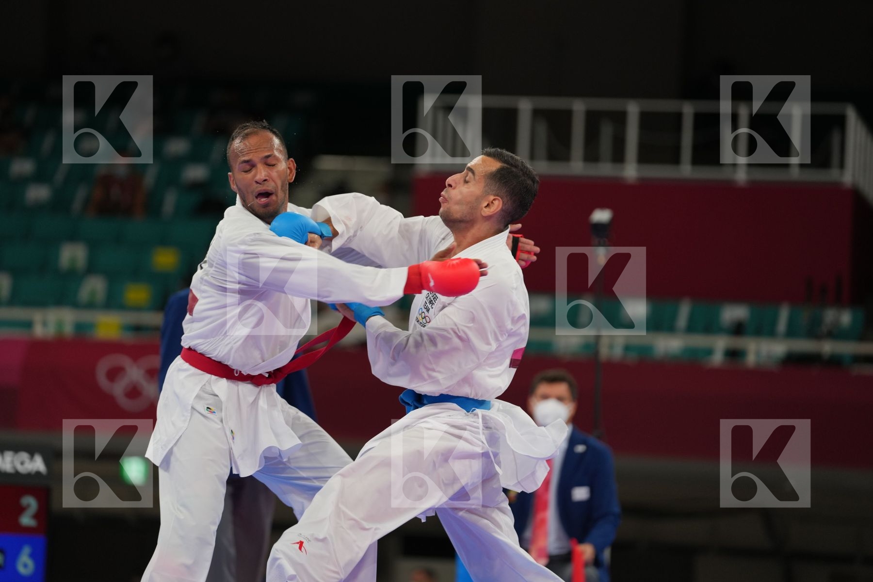 Madera Andres (Venezuela) - Kumite Male -67kg, Derafshipour Hamoon (Refugee Olympic Team) - Kumite Male -67kg in Senior Kumite -67 Kg - Round Robin bout