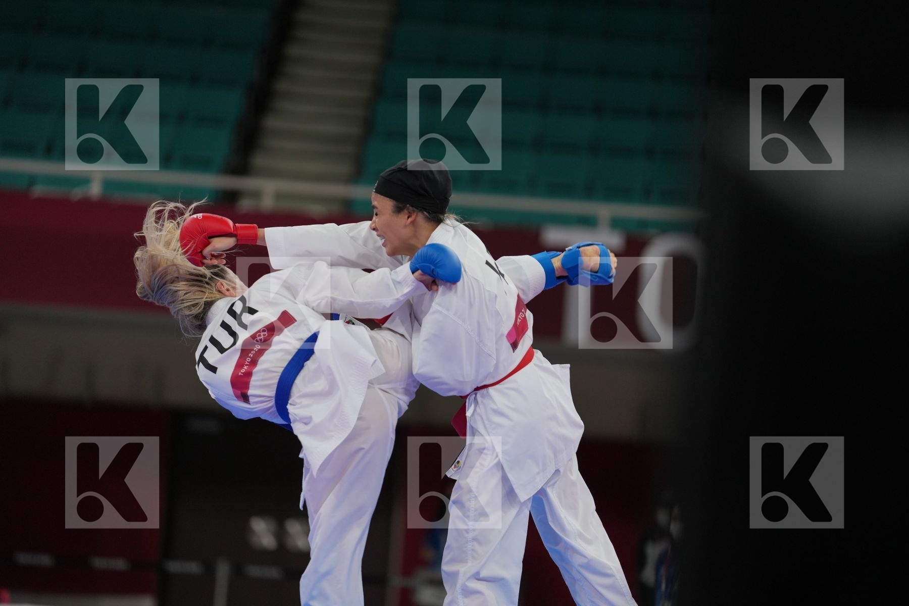 Bahmanyar Sara (Islamic Republic of Iran) - Kumite Female -55kg, Ozcelik Arapoglu Serap (Turkey) - Kumite Female -55kg in Senior Kumite -55 Kg - Round Robin bout