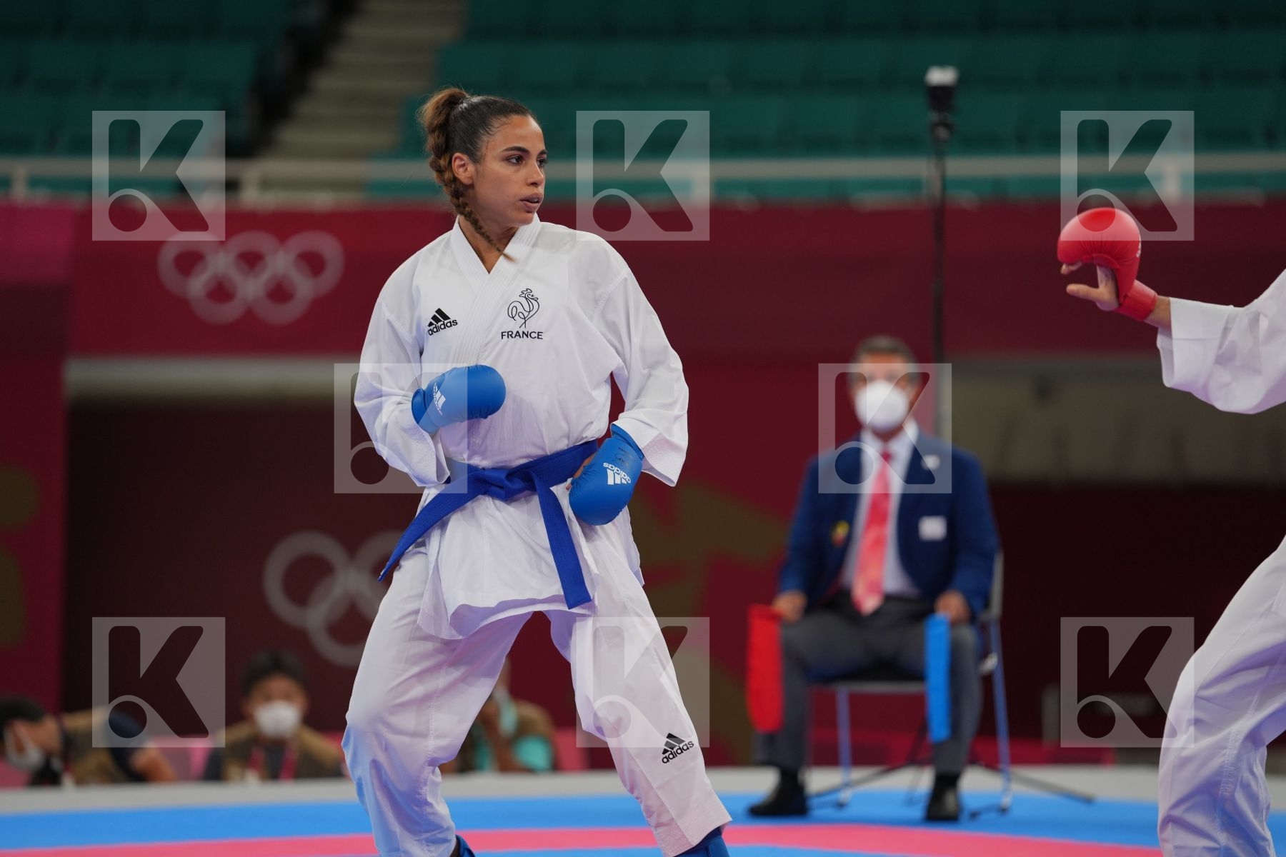 Garces Sequera Claudymar (Venezuela) - Kumite Female -61kg, Heurtault Leïla (France) - Kumite Female -61kg in Senior Kumite -61 Kg - Round Robin bout