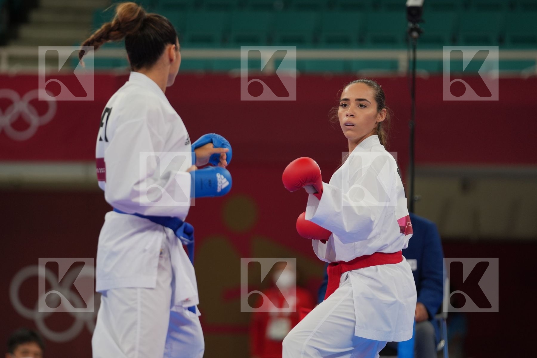 Garces Sequera Claudymar (Venezuela) - Kumite Female -61kg, Heurtault Leïla (France) - Kumite Female -61kg in Senior Kumite -61 Kg - Round Robin bout