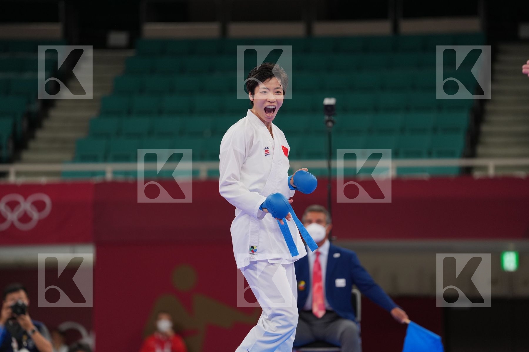 Someya Mayumi (Japan) - Kumite Female -61kg, Yin Xiaoyan (People's Republic of China) - Kumite Female -61kg in Senior Kumite -61 Kg - Round Robin bout