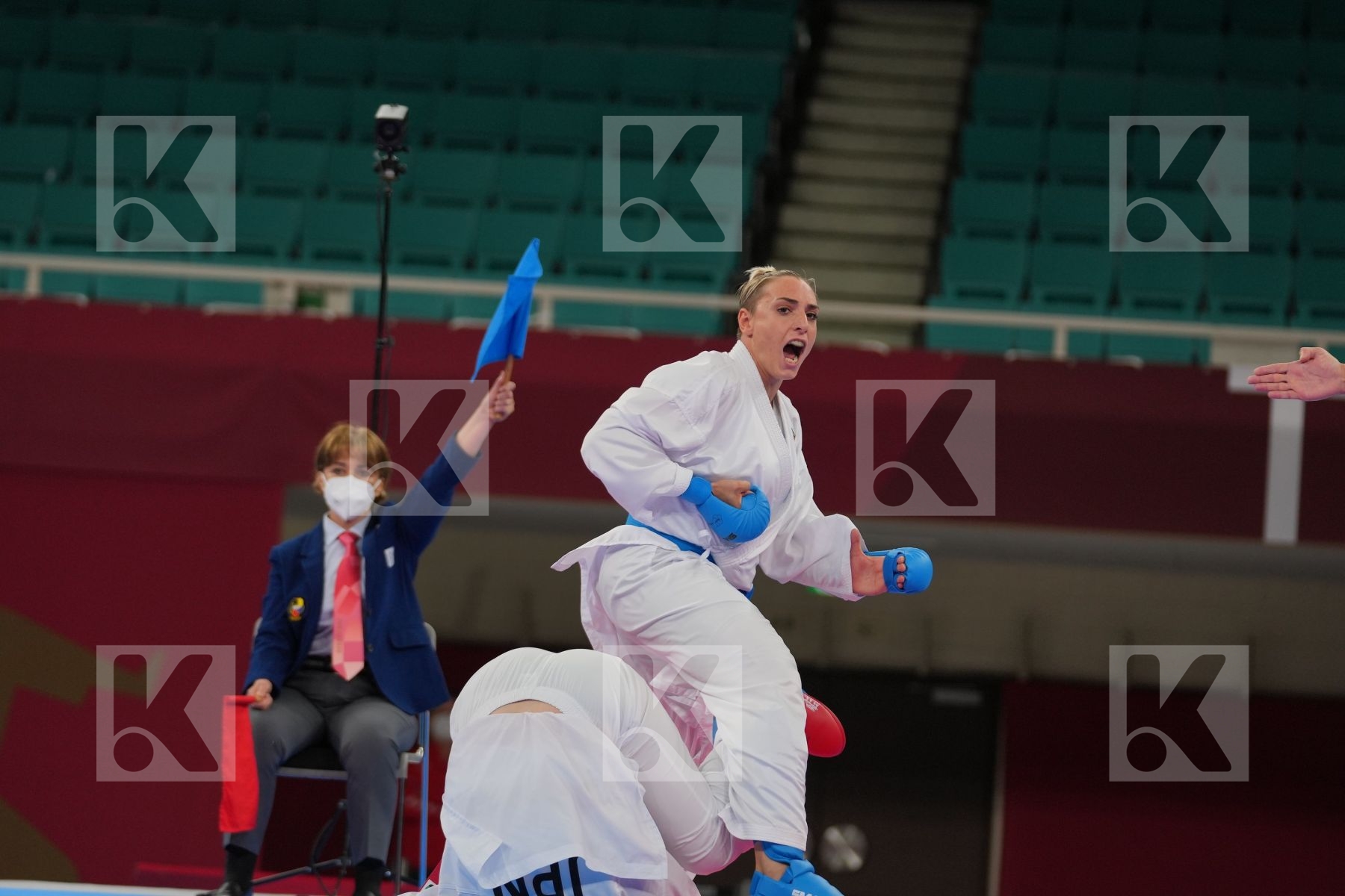 Uekusa Ayumi (Japan) - Kumite Female +61kg, Semeraro Silvia (Italy) - Kumite Female +61kg in Senior Kumite 61+ Kg - Round Robin bout